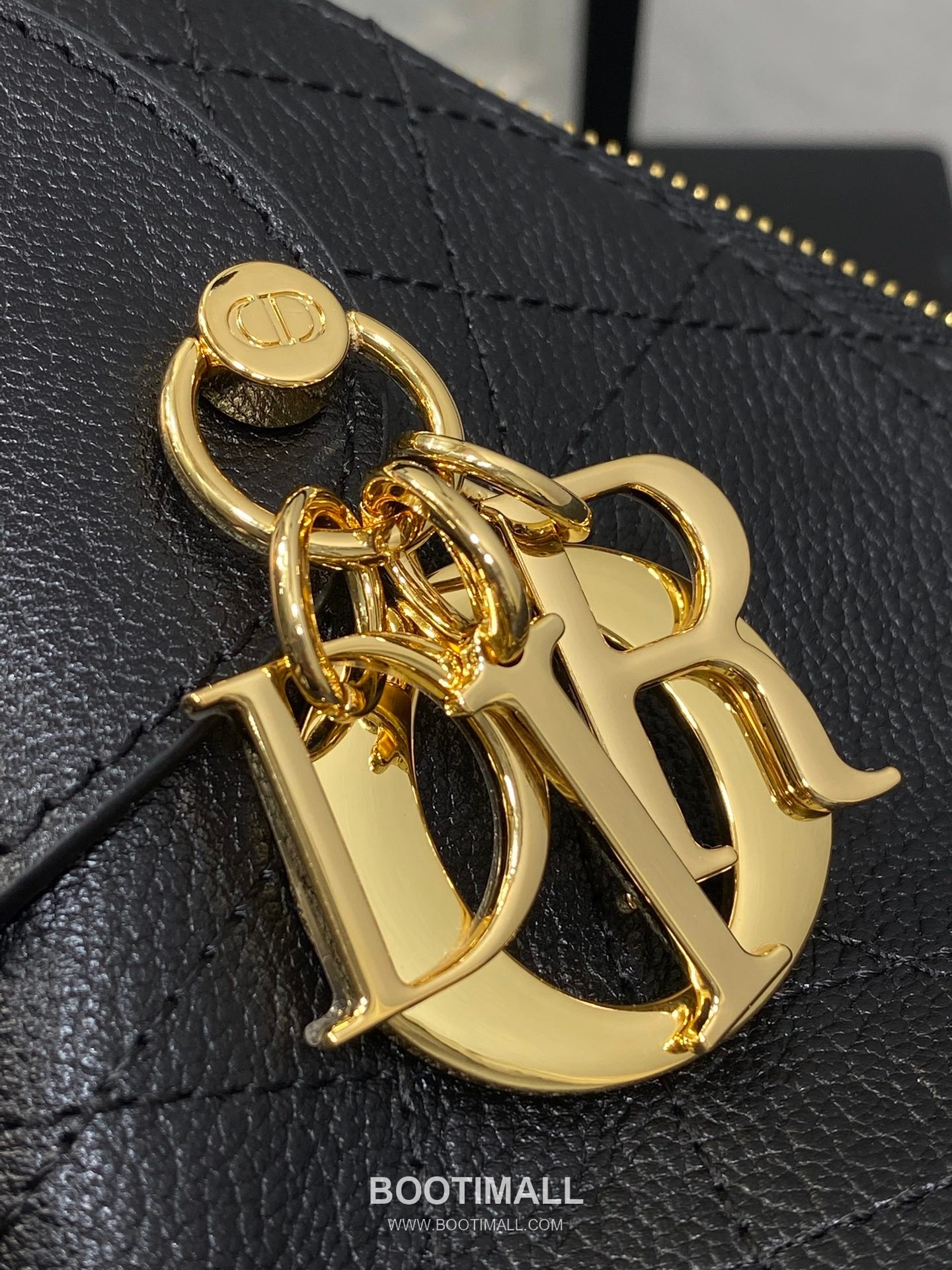 Dior Voyage Cannage Medium Hobo Waxed Cowhide Leather Black Shoulder Bag 디올 보야주 까나쥬 미디엄 호보 오일 왁스 소가죽 블랙 숄더백 28×12×18cm 11