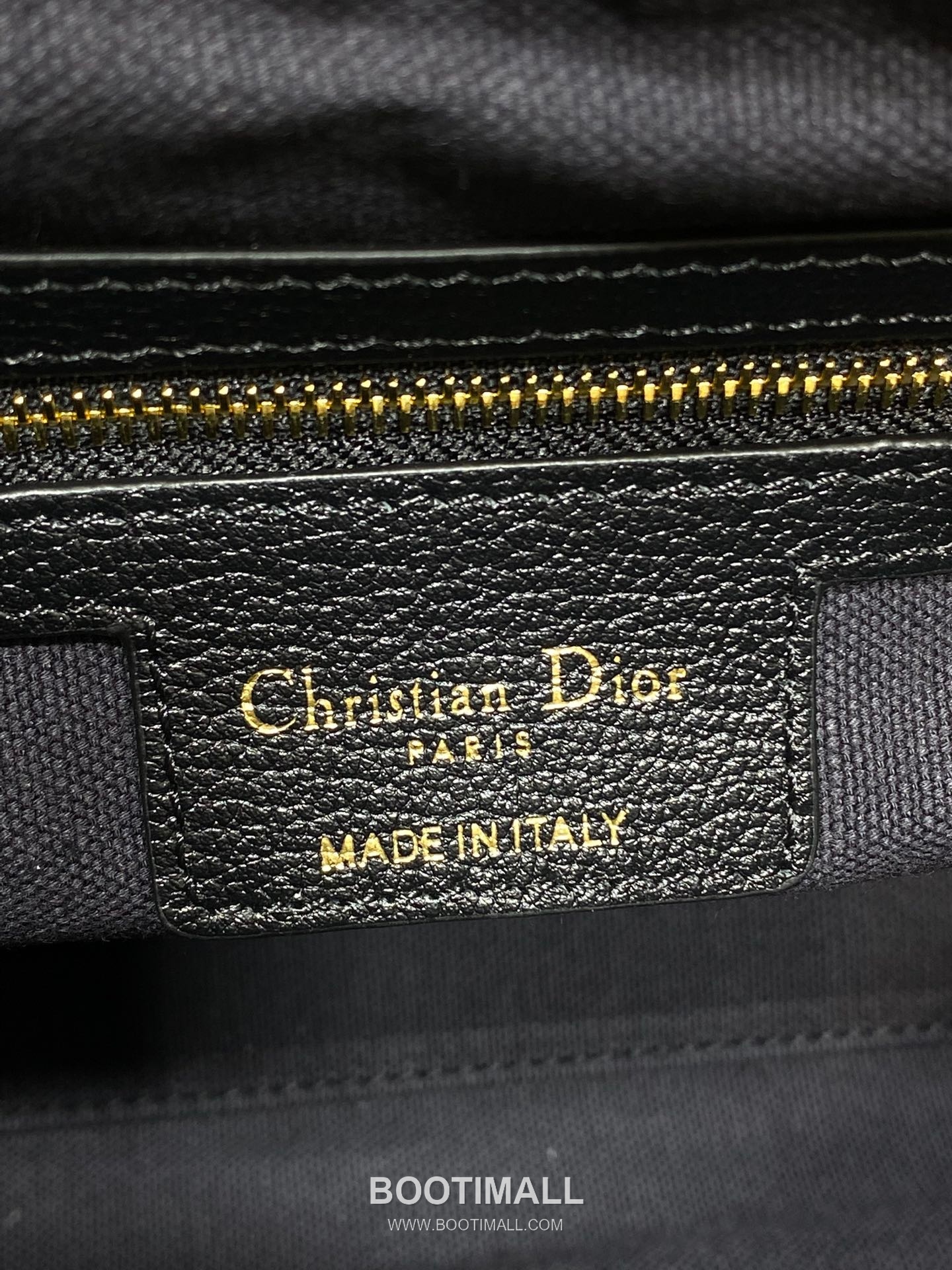 Dior Voyage Cannage Medium Hobo Waxed Cowhide Leather Black Shoulder Bag 디올 보야주 까나쥬 미디엄 호보 오일 왁스 소가죽 블랙 숄더백 28×12×18cm 18