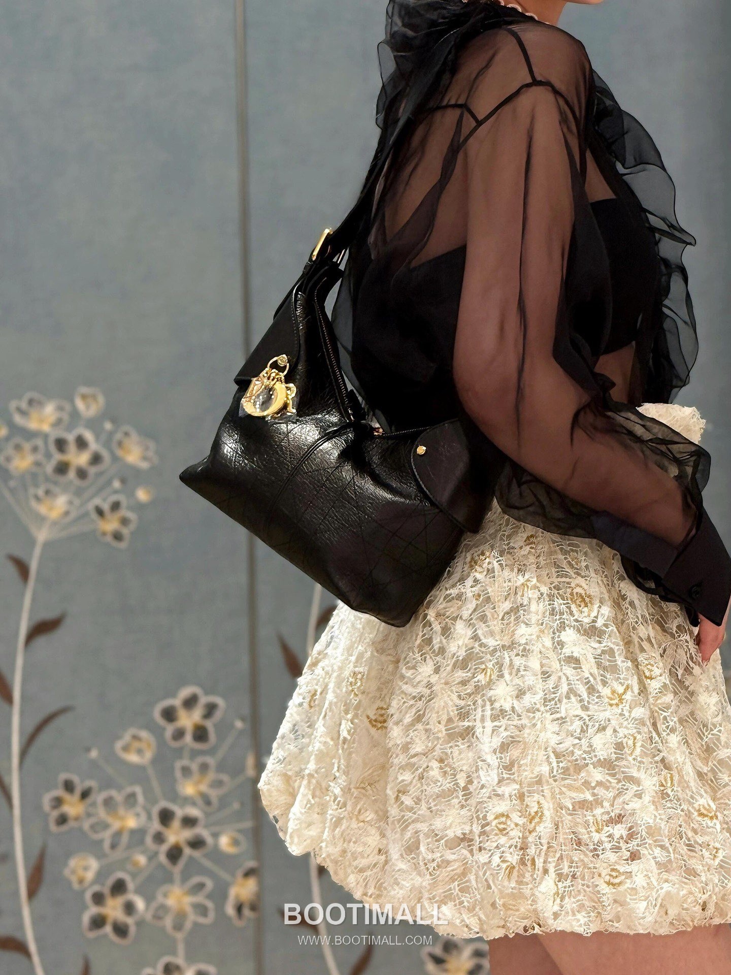 Dior Voyage Cannage Oiled-Wax Cowhide Leather Black Shoulder Bag 디올 보야주 까나쥬 오일드왁스 소가죽 블랙 숄더백 22×9.5×15cm 2