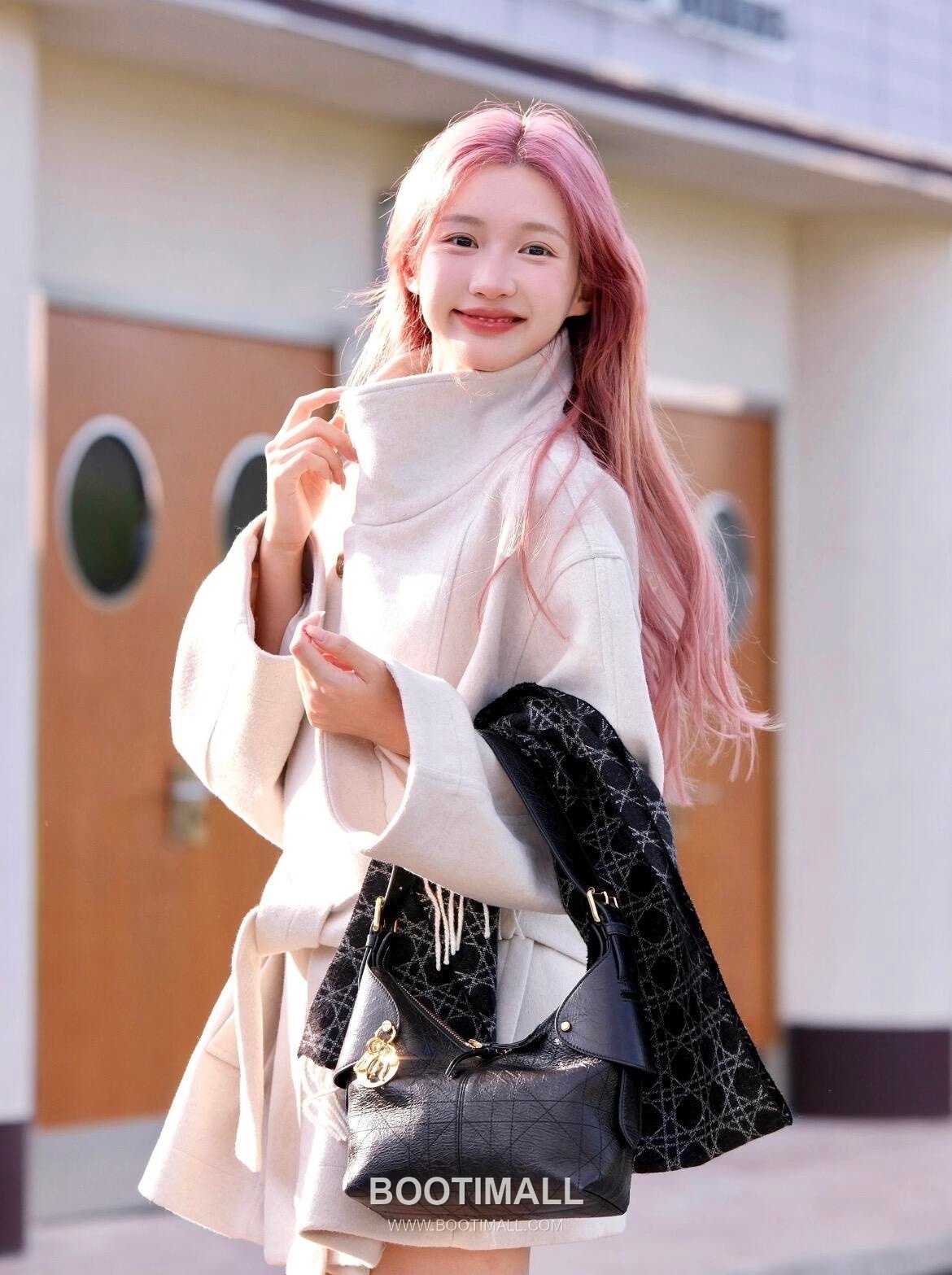 Dior Voyage Cannage Oiled-Wax Cowhide Leather Black Shoulder Bag 디올 보야주 까나쥬 오일드왁스 소가죽 블랙 숄더백 22×9.5×15cm 4