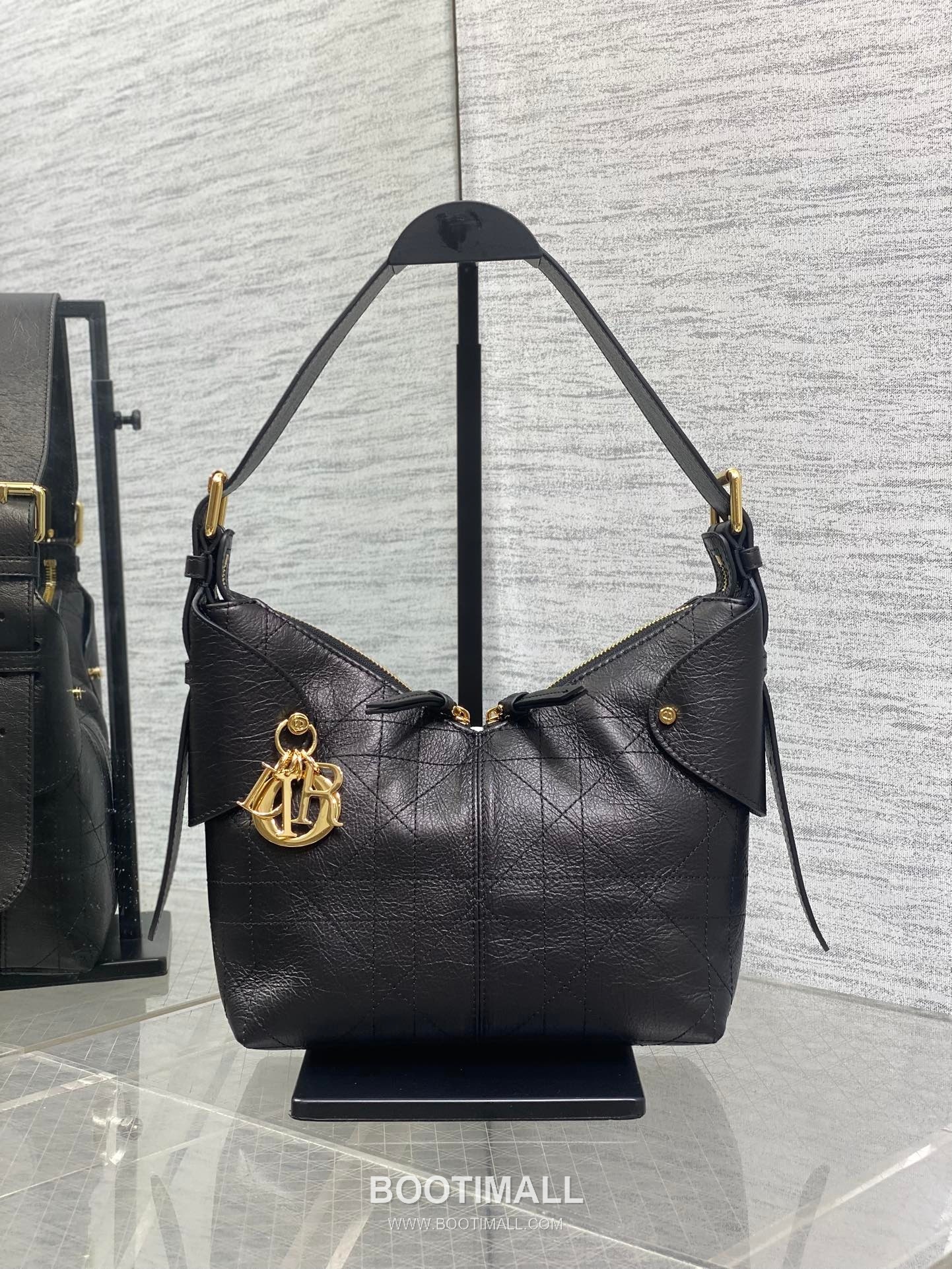 Dior Voyage Cannage Oiled-Wax Cowhide Leather Black Shoulder Bag 디올 보야주 까나쥬 오일드왁스 소가죽 블랙 숄더백 22×9.5×15cm 8