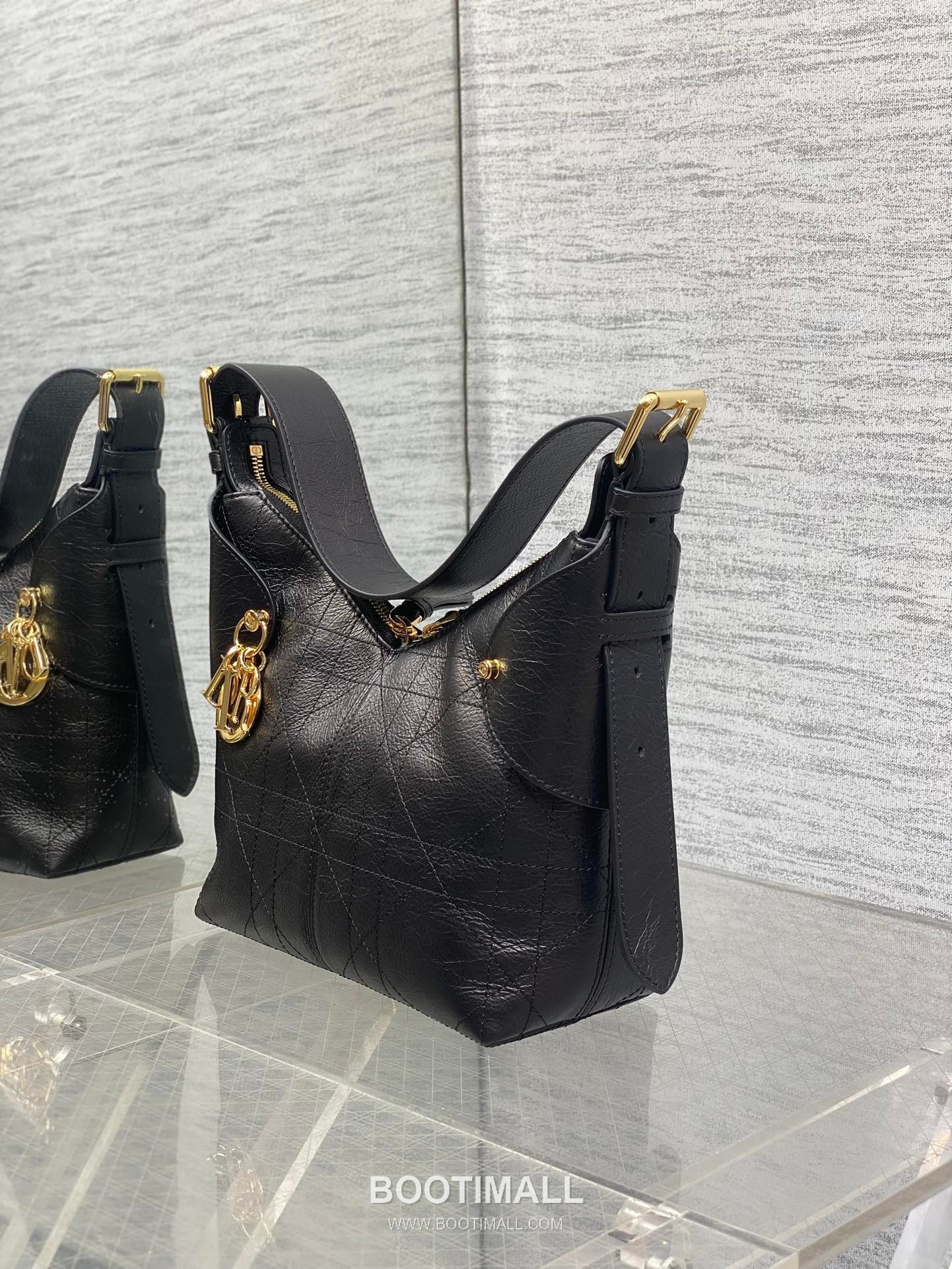 Dior Voyage Cannage Oiled-Wax Cowhide Leather Black Shoulder Bag 디올 보야주 까나쥬 오일드왁스 소가죽 블랙 숄더백 22×9.5×15cm 13