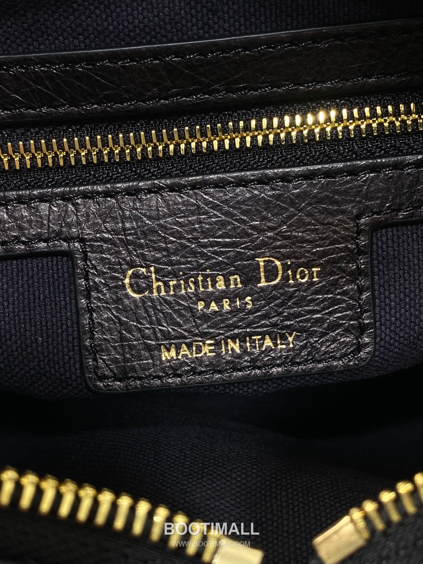 Dior Voyage Cannage Oiled-Wax Cowhide Leather Black Shoulder Bag 디올 보야주 까나쥬 오일드왁스 소가죽 블랙 숄더백 22×9.5×15cm 16