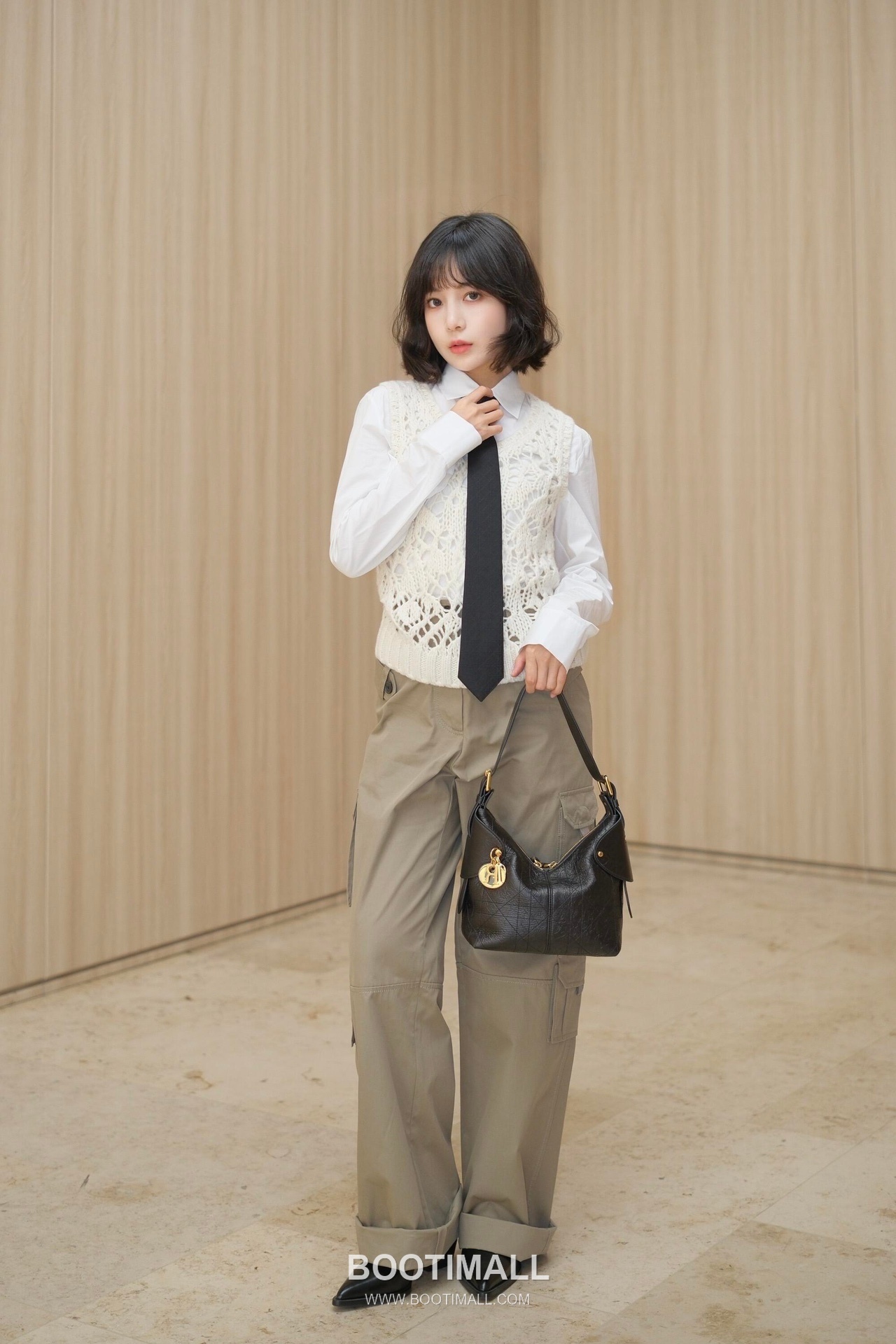 Dior Voyage Cannage Waxed Cowhide Leather Black Belt 디올 보야주 까나쥬 왁스드 소가죽 블랙 숄더백 1