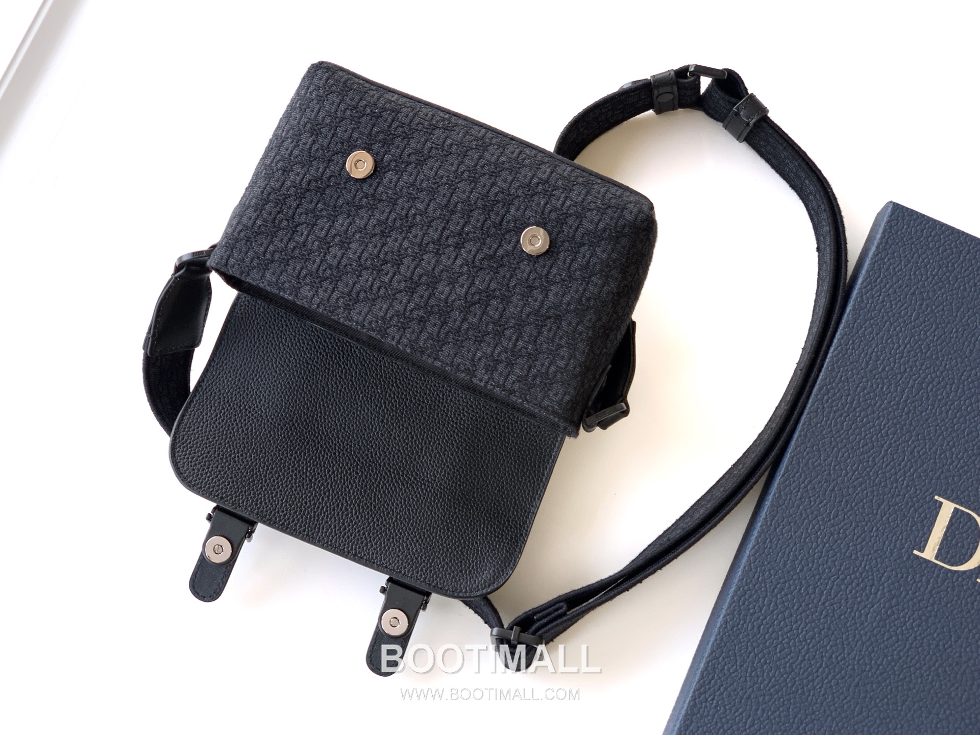 Dior Daily Mini Oblique Flap Messenger Oblique Fabric, Grained Cowhide Leather Black Messenger Bag 디올 데일리 미니 오블리크 플랩 메신저 오블리크 패브릭, 그레인드 소가죽 블랙 메신저백 20cm 5