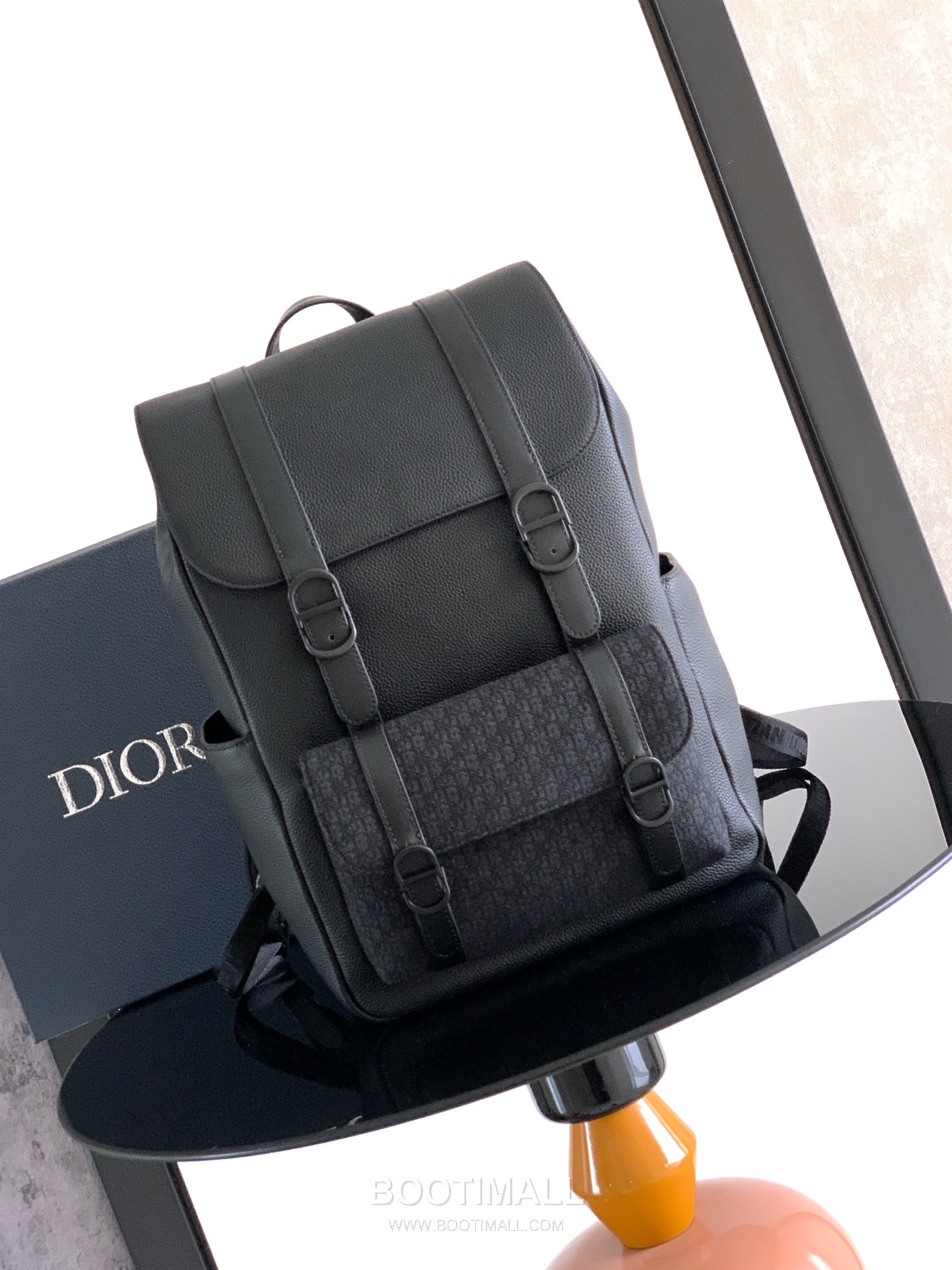 Dior Daily Flap CD Grained Cowhide Leather Black Backpack 디올 데일리 플랩 CD 1ESBA246YNU 그레인드 소가죽 블랙 백팩 41cm 1