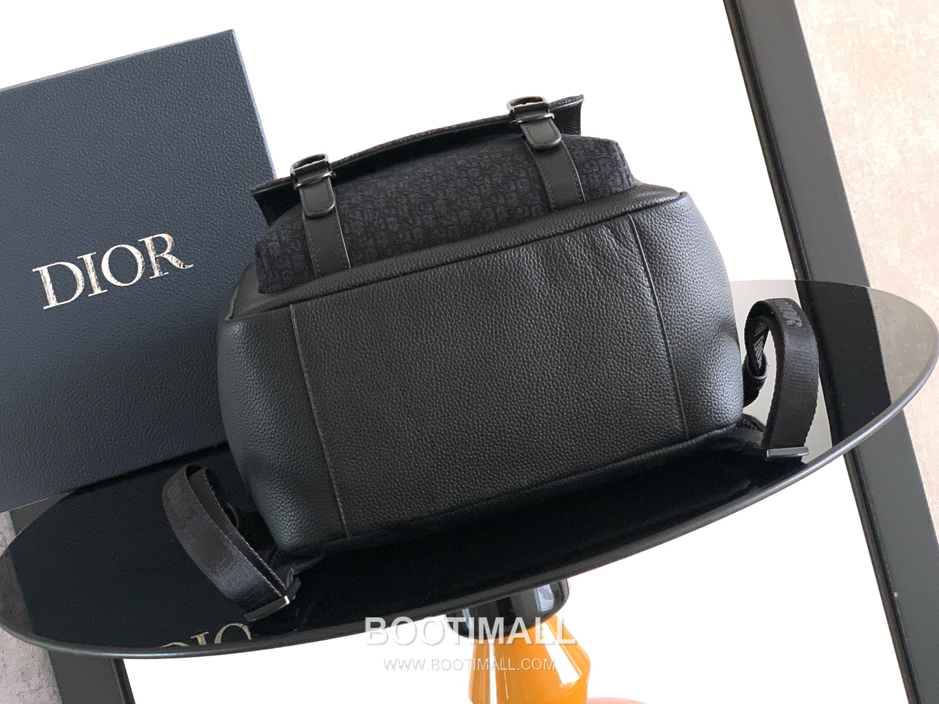 Dior Daily Flap CD Grained Cowhide Leather Black Backpack 디올 데일리 플랩 CD 1ESBA246YNU 그레인드 소가죽 블랙 백팩 41cm 4