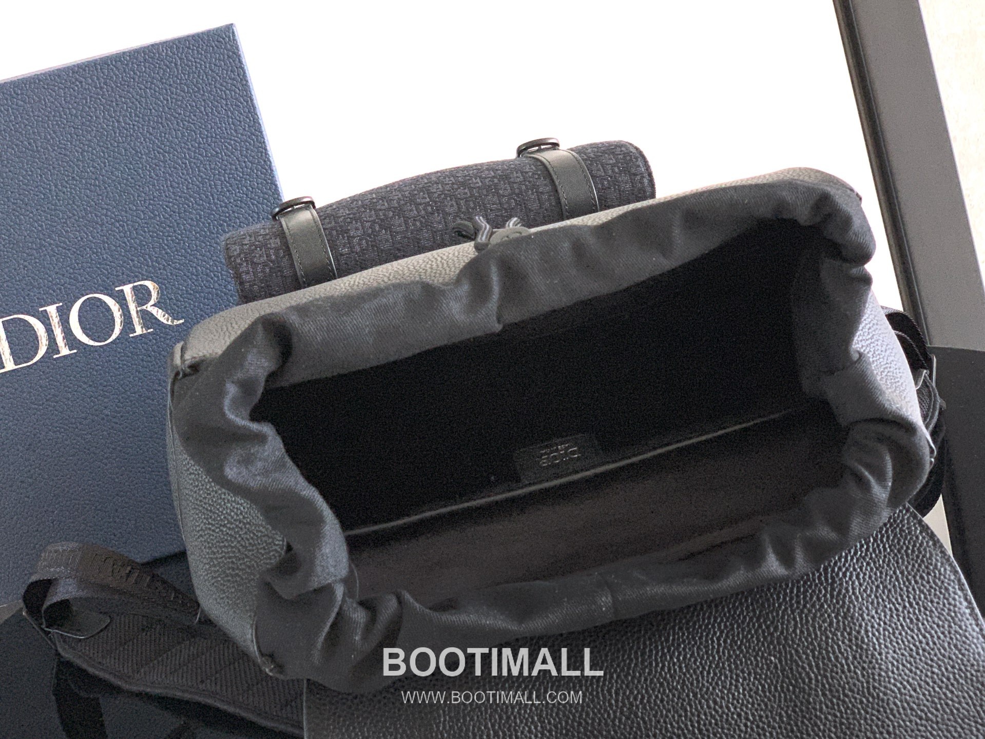 Dior Daily Flap CD Grained Cowhide Leather Black Backpack 디올 데일리 플랩 CD 1ESBA246YNU 그레인드 소가죽 블랙 백팩 41cm 8