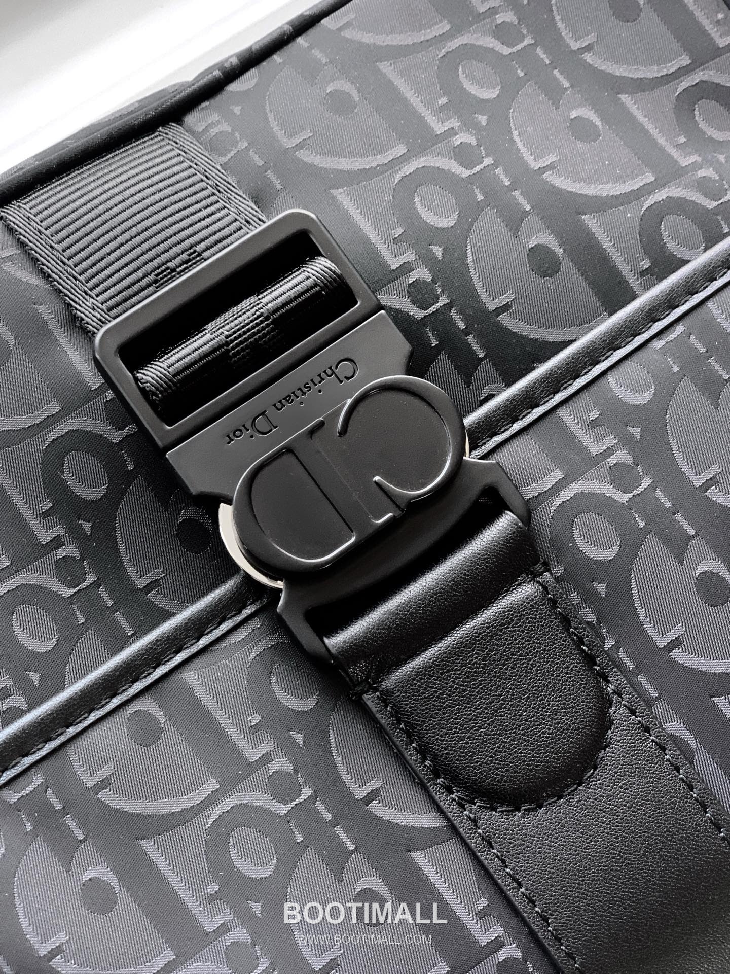 Dior Trek Oblique Flap Messenger Oblique Nylon Black Messenger Bag 디올 트렉 오블리크 플랩 메신저 오블리크 나일론 블랙 메신저백 23cm 9