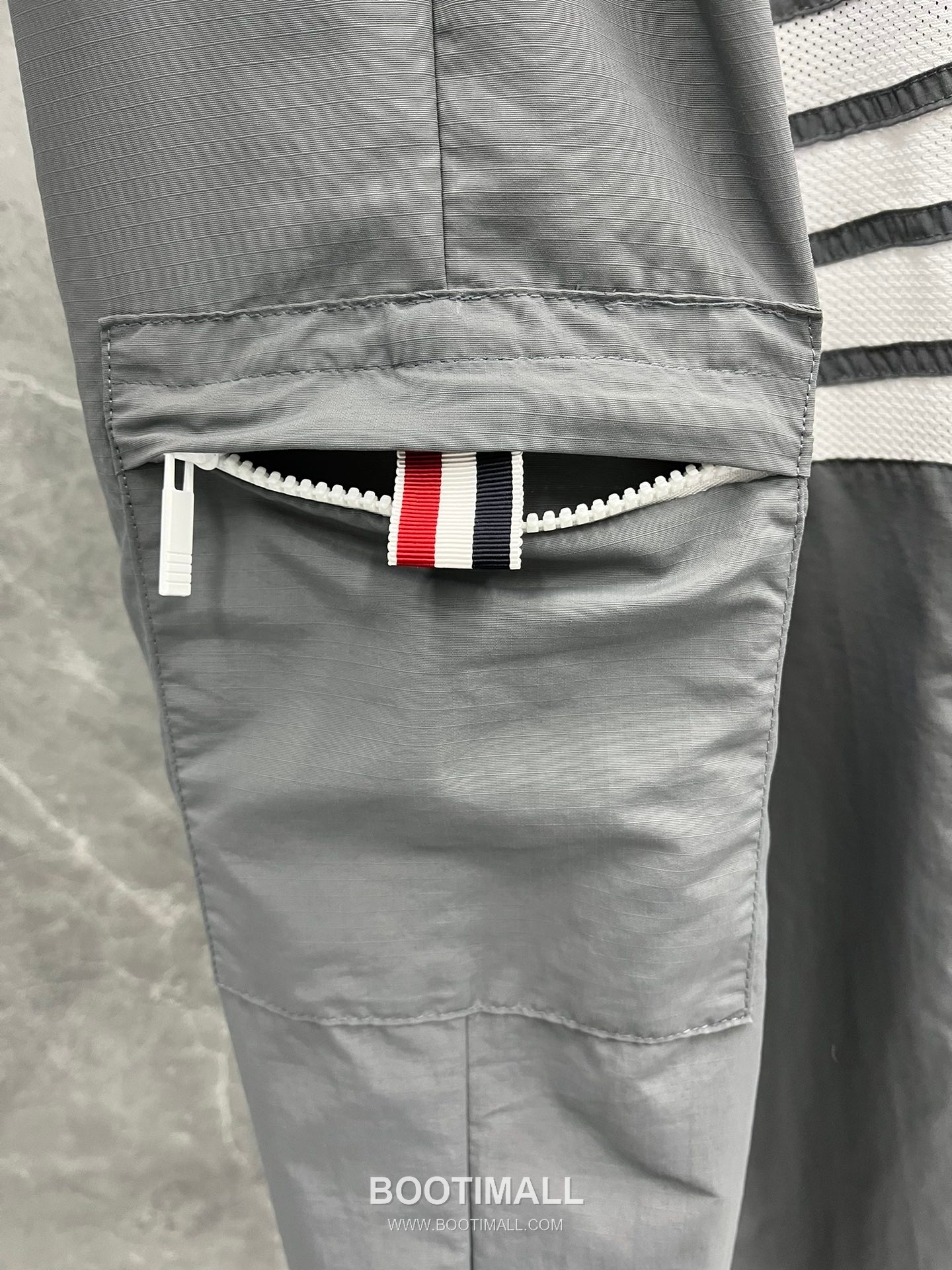 Thom Browne 4-Bar Utility Navy Windbreaker Pants 톰브라운 4바 유틸리티 네이비 바람막이 팬츠 7