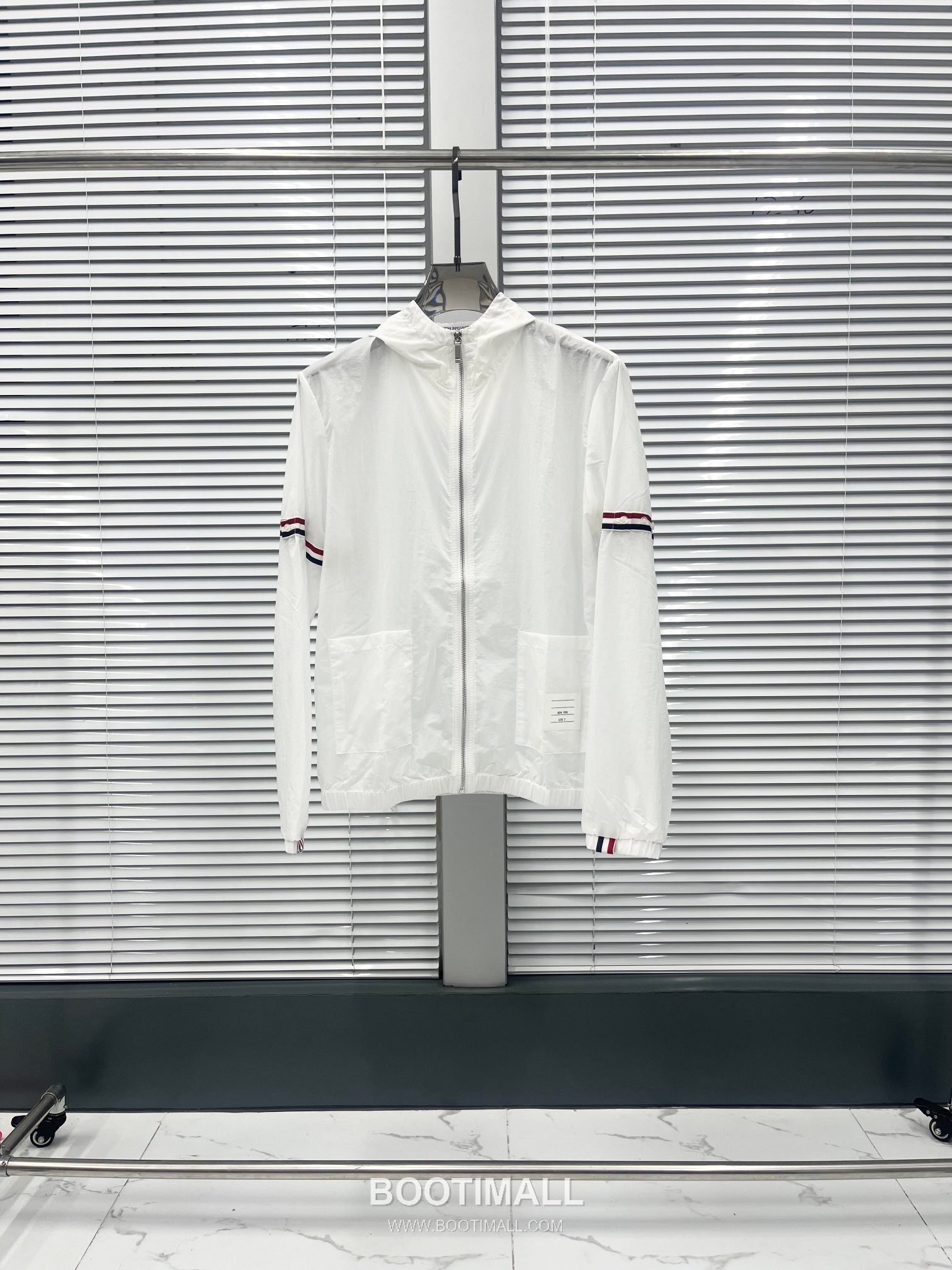 Thom Browne Tricolor Tape Hooded Zip-Up Gray Windbreaker 톰브라운 트리컬러 테이프 후드 집업 그레이 바람막이 1