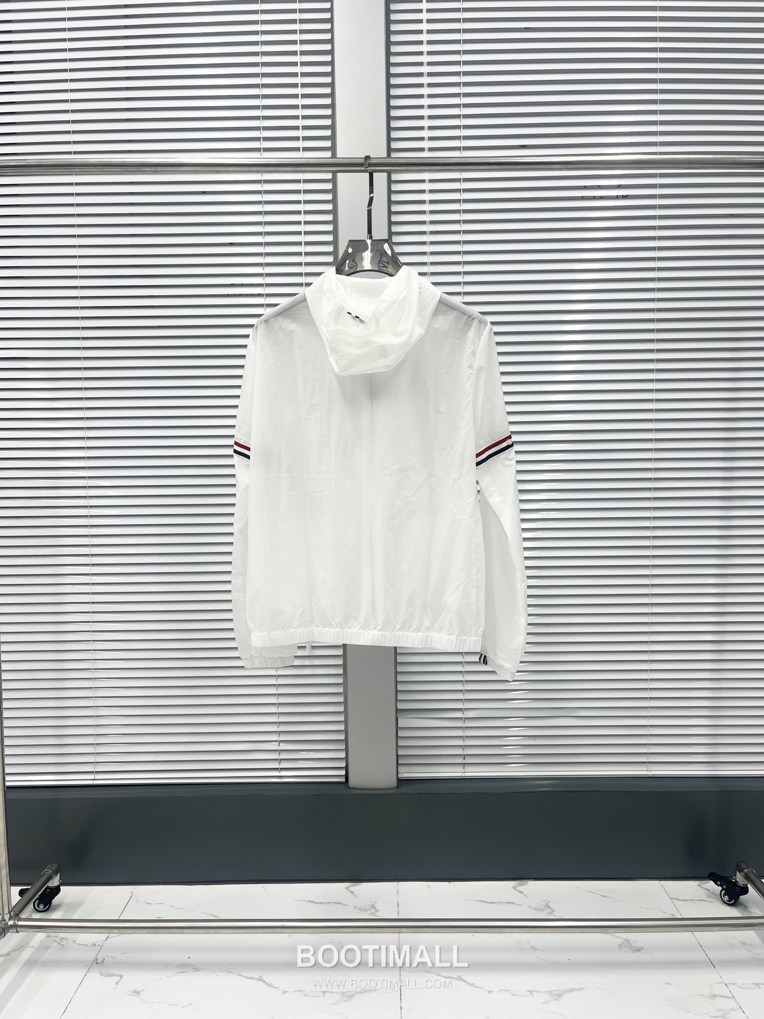 Thom Browne Tricolor Tape Hooded Zip-Up Gray Windbreaker 톰브라운 트리컬러 테이프 후드 집업 그레이 바람막이 2