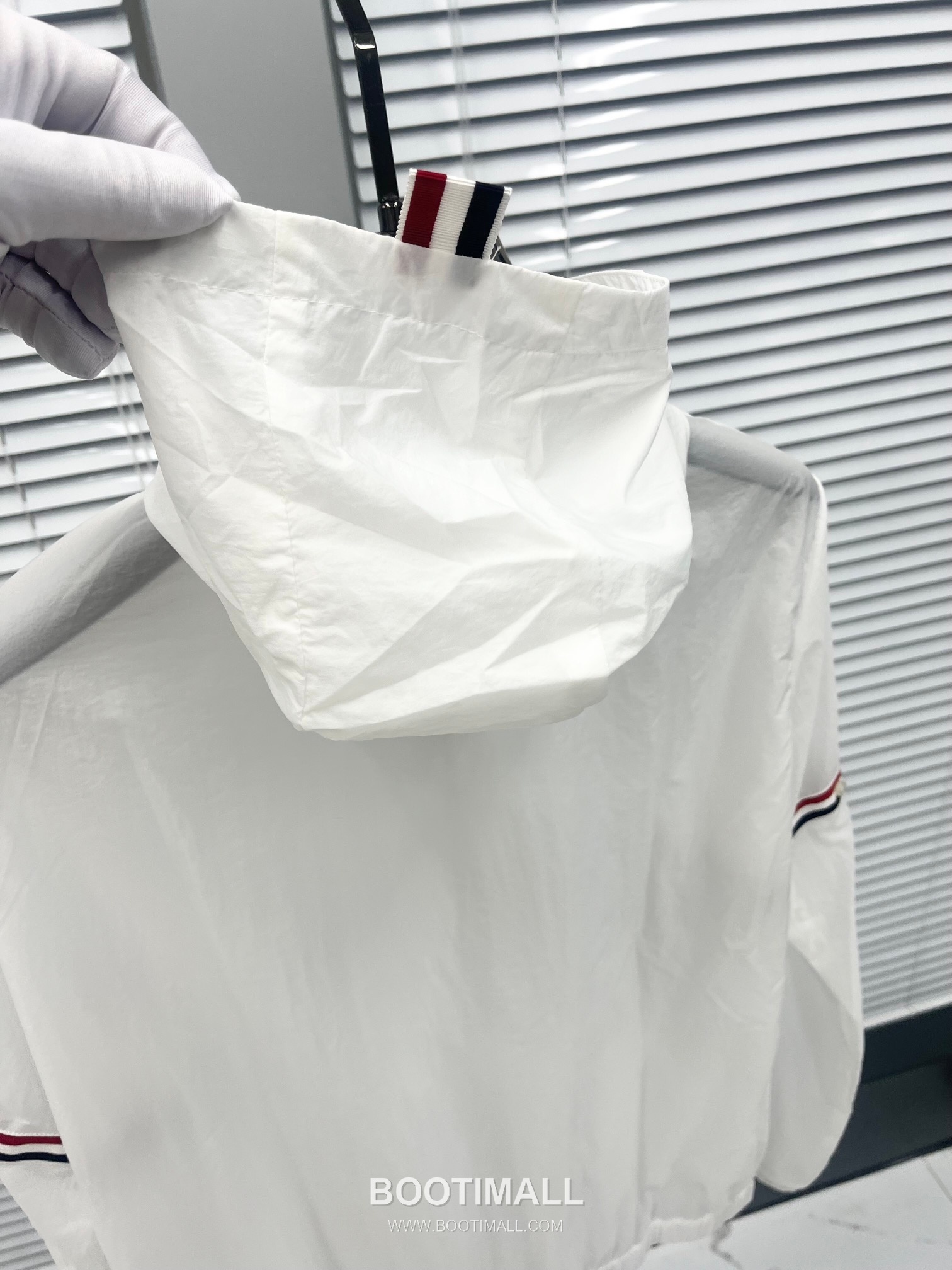 Thom Browne Tricolor Tape Hooded Zip-Up Gray Windbreaker 톰브라운 트리컬러 테이프 후드 집업 그레이 바람막이 3