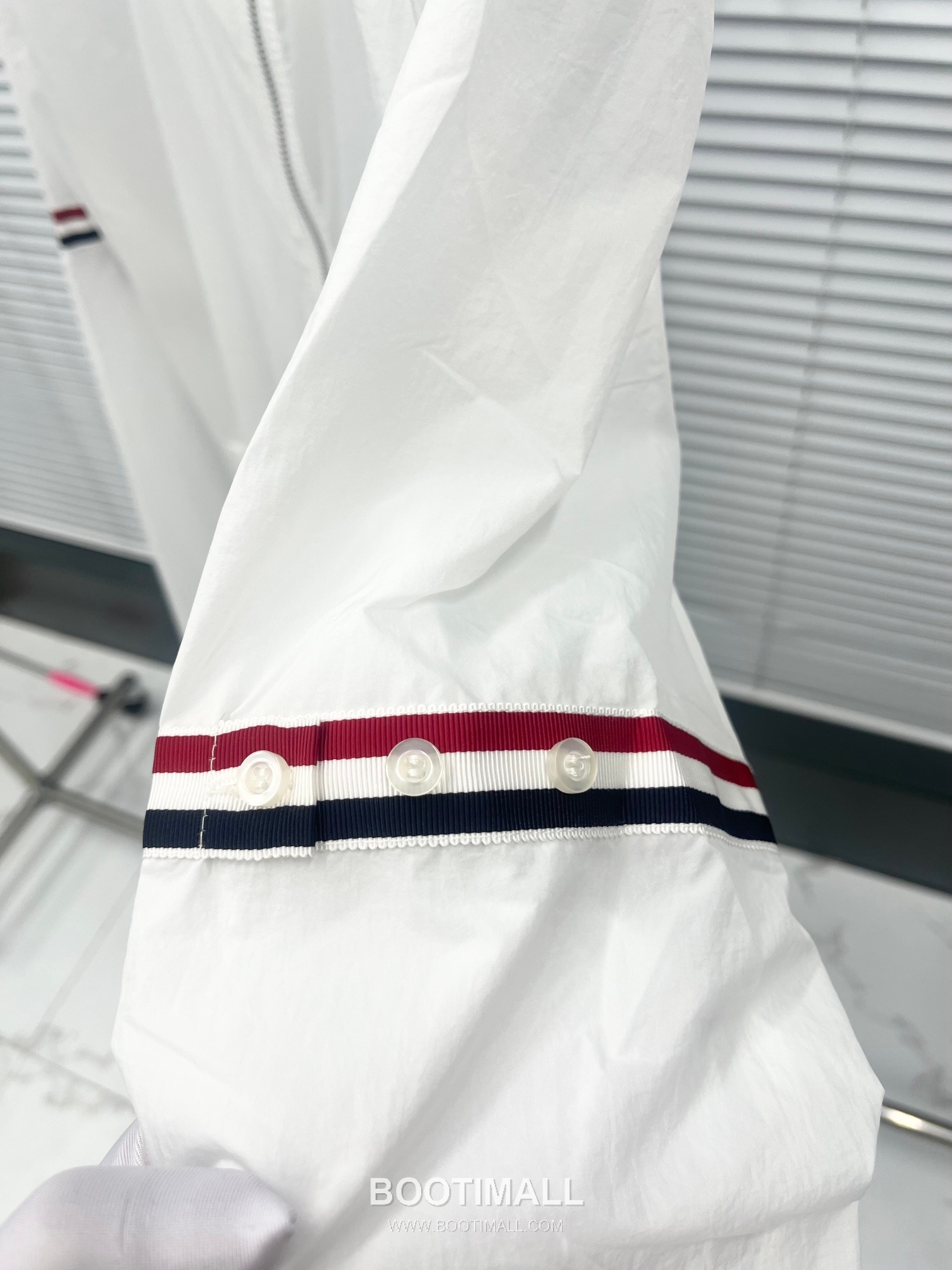 Thom Browne Tricolor Tape Hooded Zip-Up Gray Windbreaker 톰브라운 트리컬러 테이프 후드 집업 그레이 바람막이 6