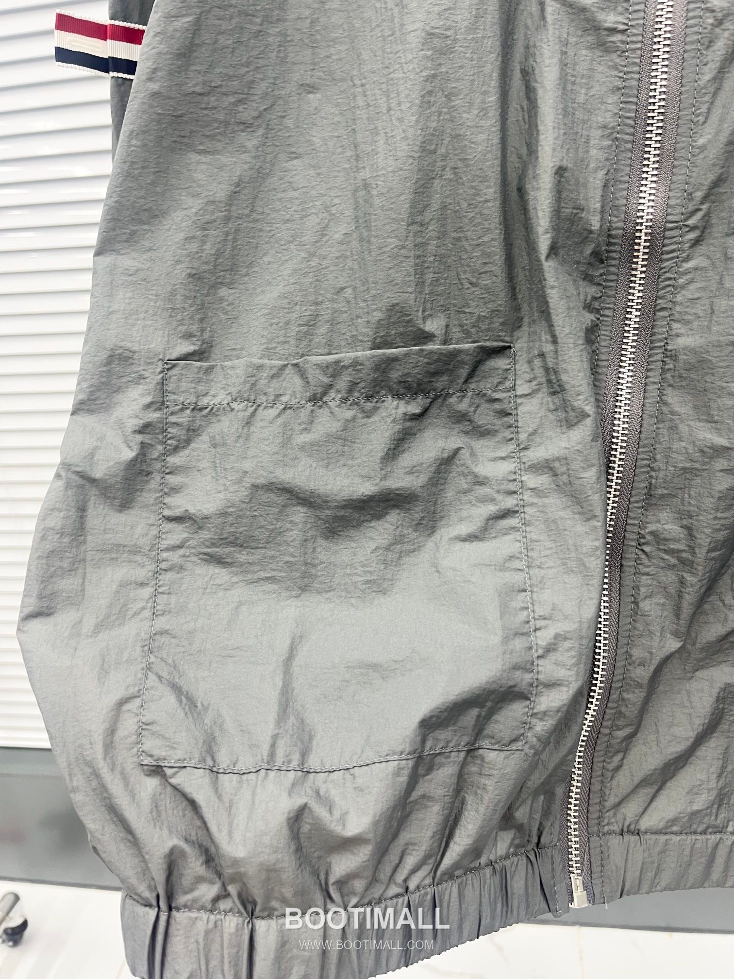 Thom Browne Tricolor Tape Hooded Zip-Up Gray Windbreaker 톰브라운 트리컬러 테이프 후드 집업 그레이 바람막이 6