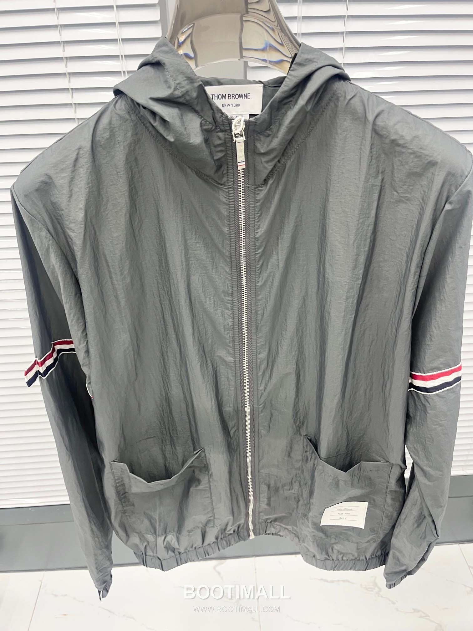 Thom Browne Tricolor Tape Hooded Zip-Up Gray Windbreaker 톰브라운 트리컬러 테이프 후드 집업 그레이 바람막이 7