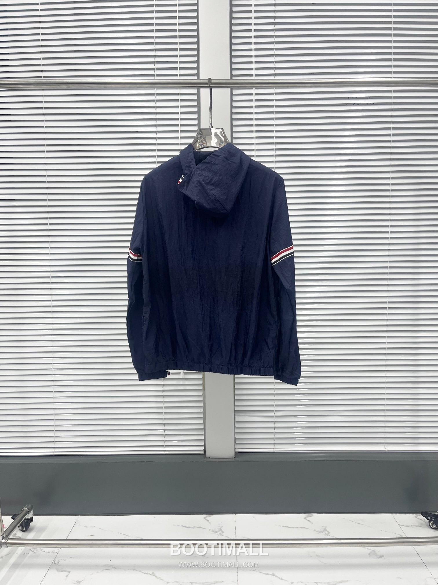 Thom Browne Tricolor Tape Hooded Zip-Up Gray Windbreaker 톰브라운 트리컬러 테이프 후드 집업 그레이 바람막이 2