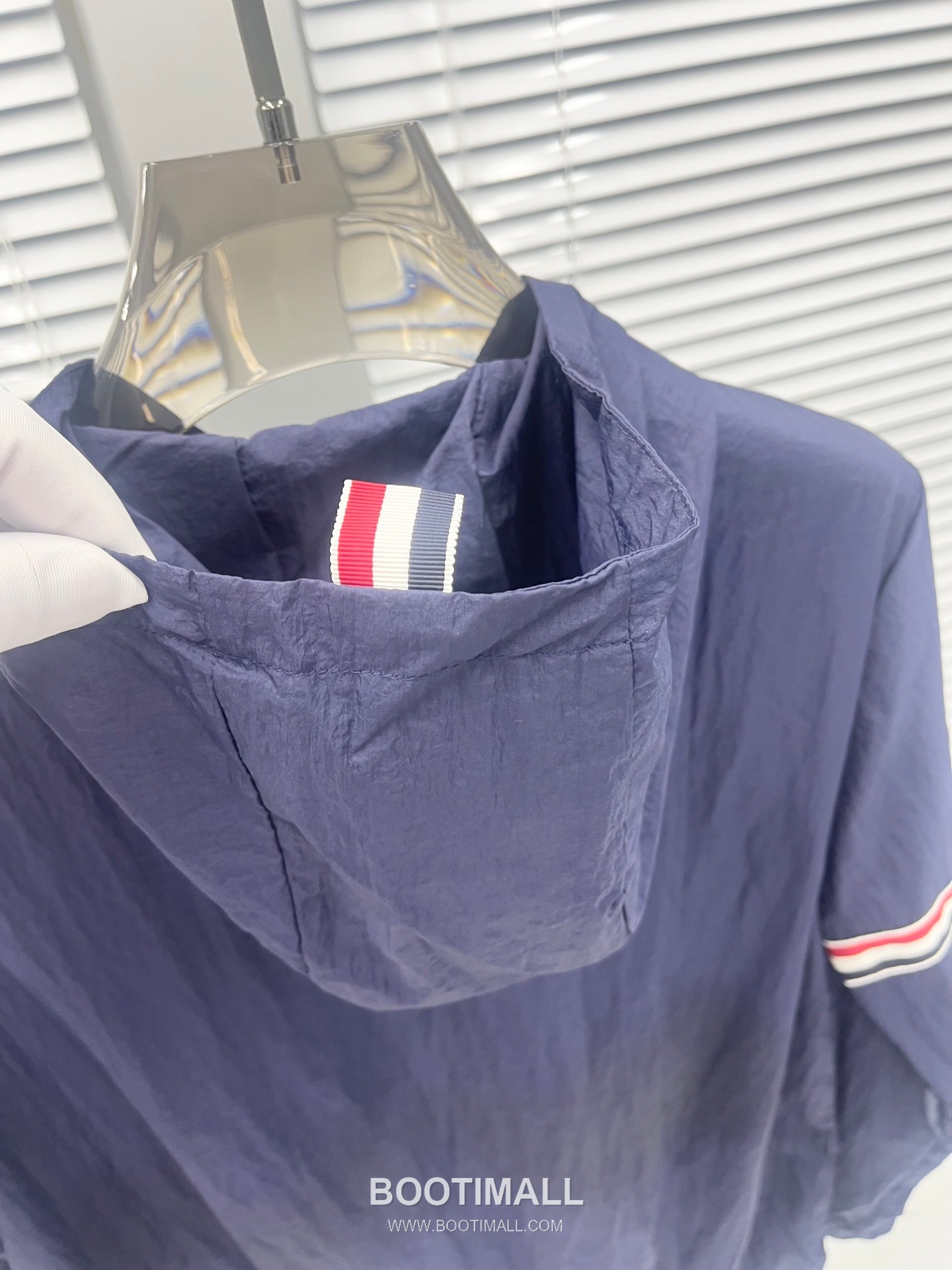 Thom Browne Tricolor Tape Hooded Zip-Up Gray Windbreaker 톰브라운 트리컬러 테이프 후드 집업 그레이 바람막이 3