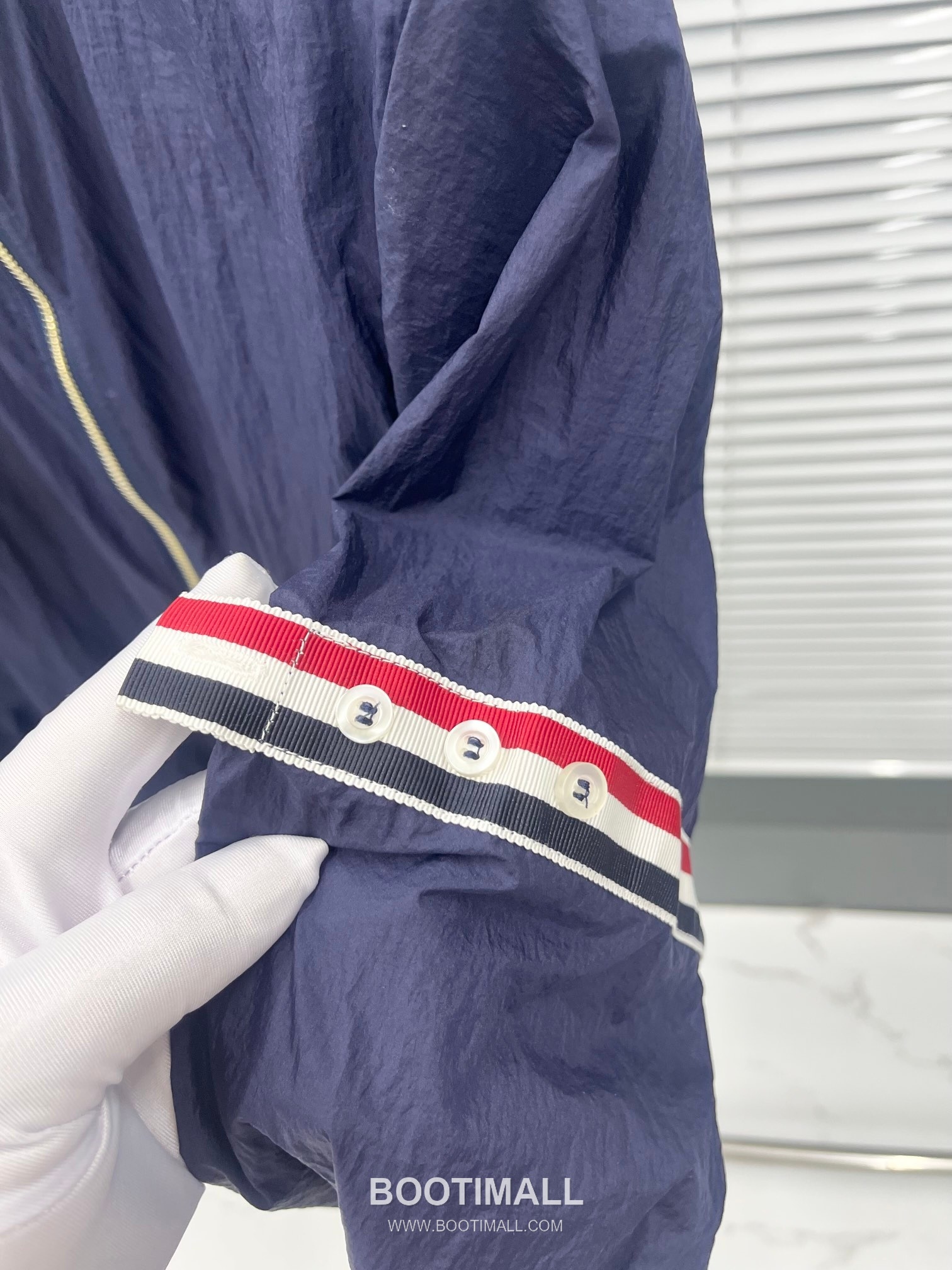 Thom Browne Tricolor Tape Hooded Zip-Up Gray Windbreaker 톰브라운 트리컬러 테이프 후드 집업 그레이 바람막이 5