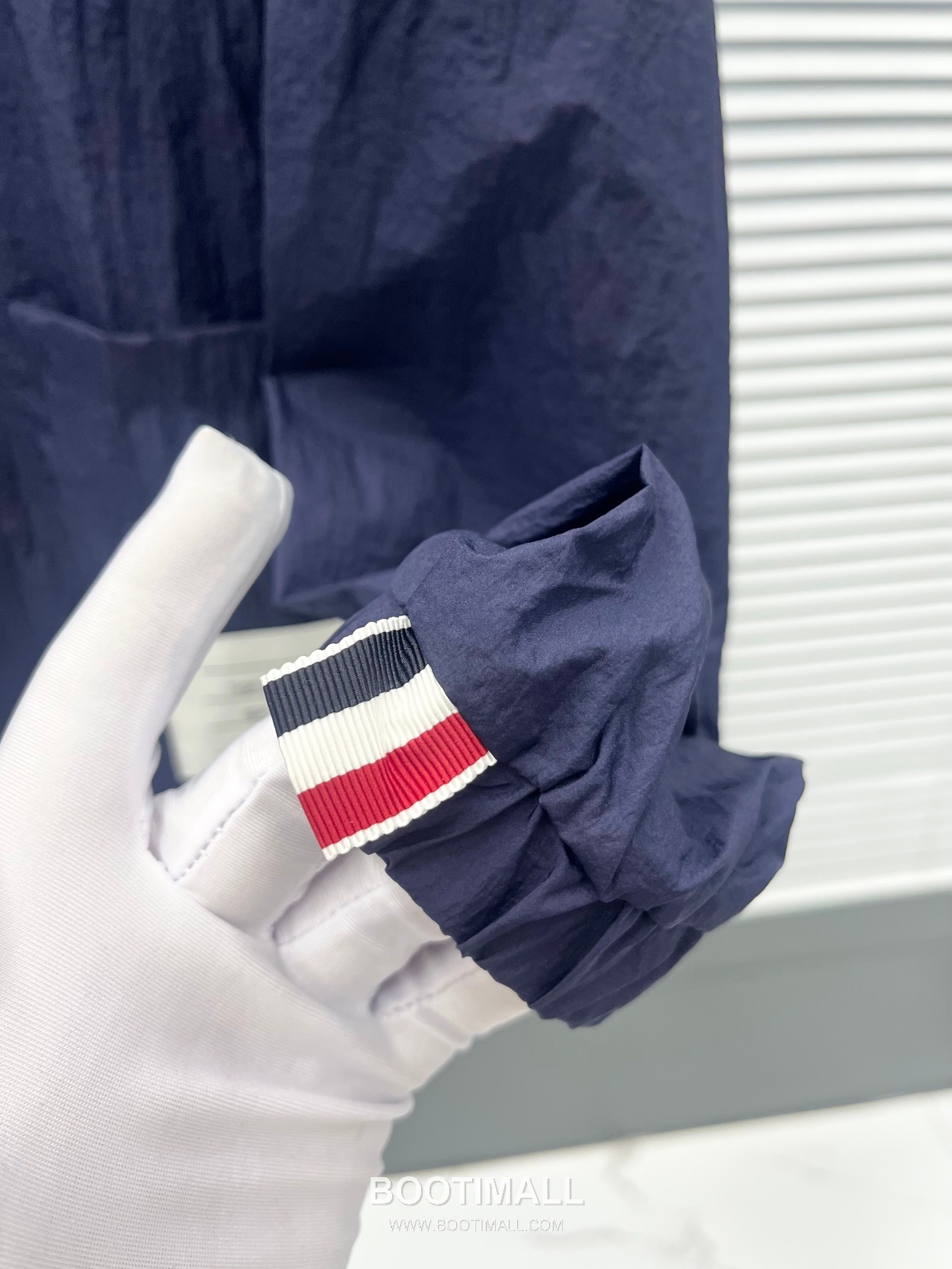 Thom Browne Tricolor Tape Hooded Zip-Up Gray Windbreaker 톰브라운 트리컬러 테이프 후드 집업 그레이 바람막이 6