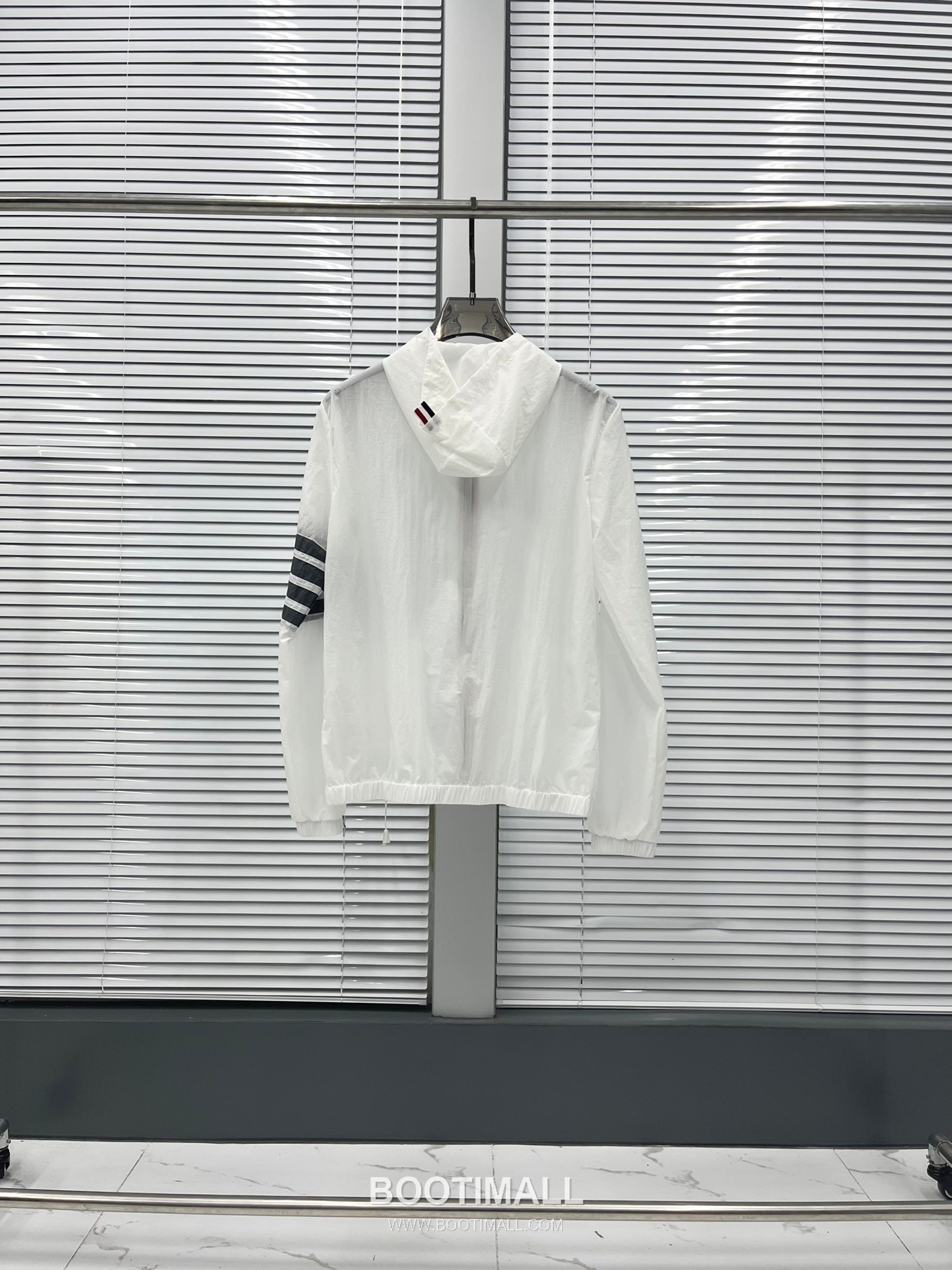 Thom Browne 4-Bar Zip Hooded Sun Jacket Gray 톰브라운 4바 지퍼 후드 선재킷 그레이 2