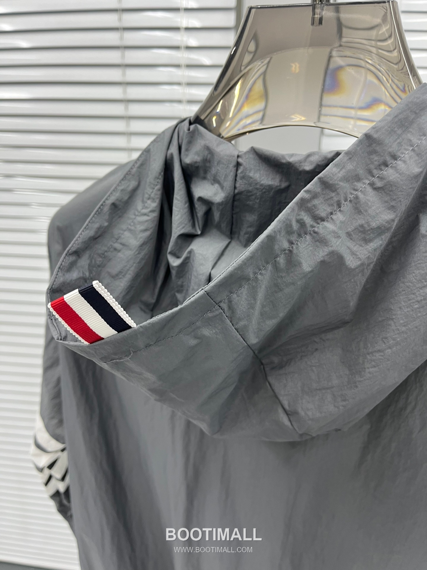 Thom Browne 4-Bar Zip Hooded Sun Jacket Gray 톰브라운 4바 지퍼 후드 선재킷 그레이 3