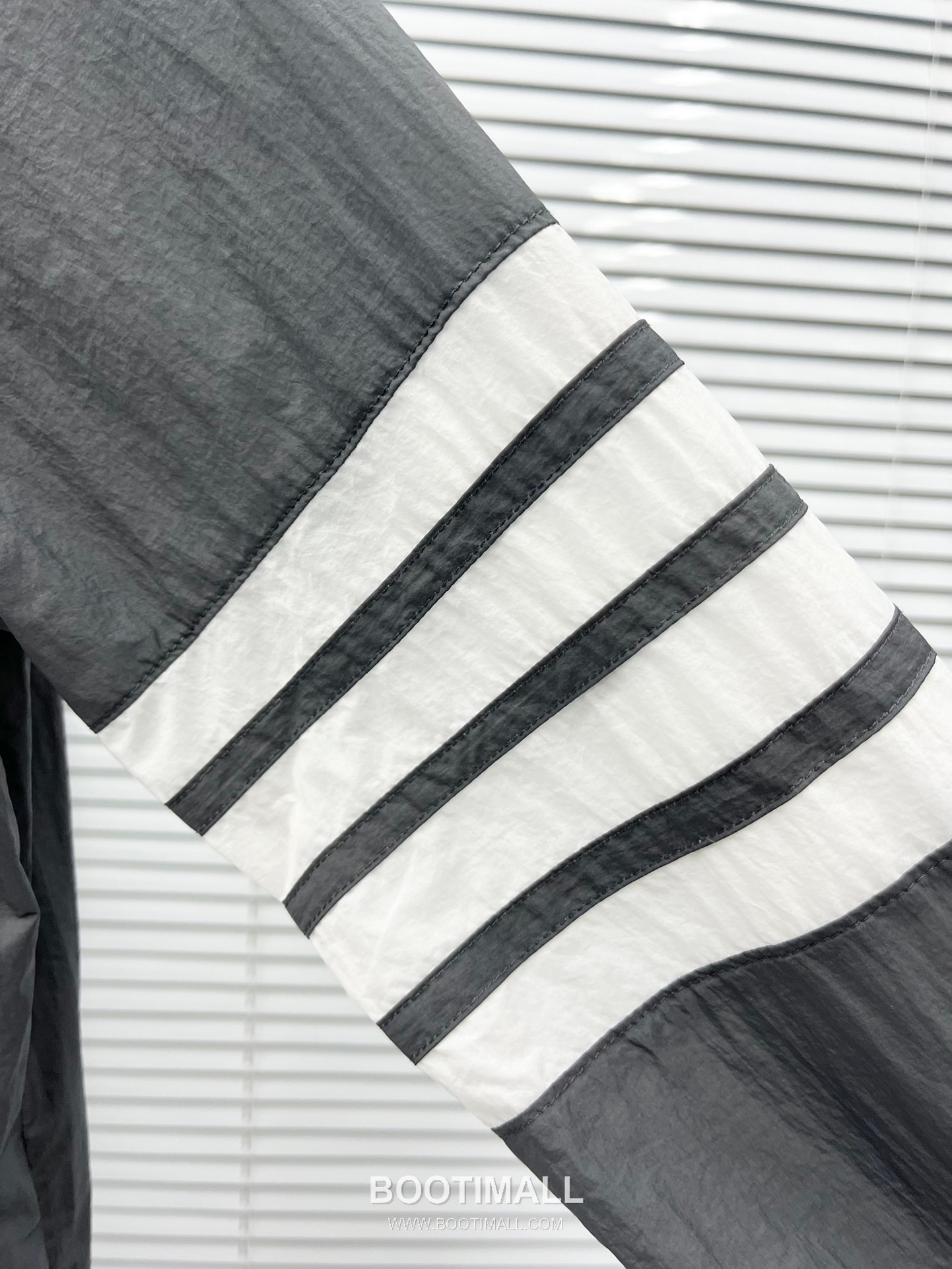 Thom Browne 4-Bar Zip Hooded Sun Jacket Gray 톰브라운 4바 지퍼 후드 선재킷 그레이 6