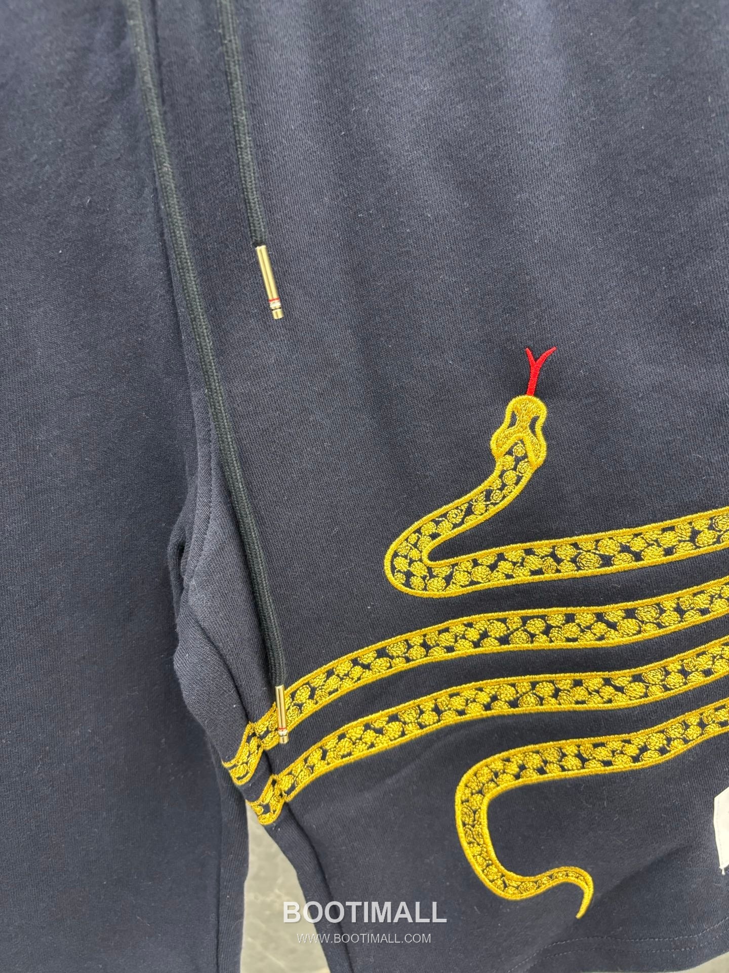 Thom Browne Snake Year Embroidered Shorts Cotton Terry 톰브라운 뱀해 자수 쇼츠 코튼 테리 5