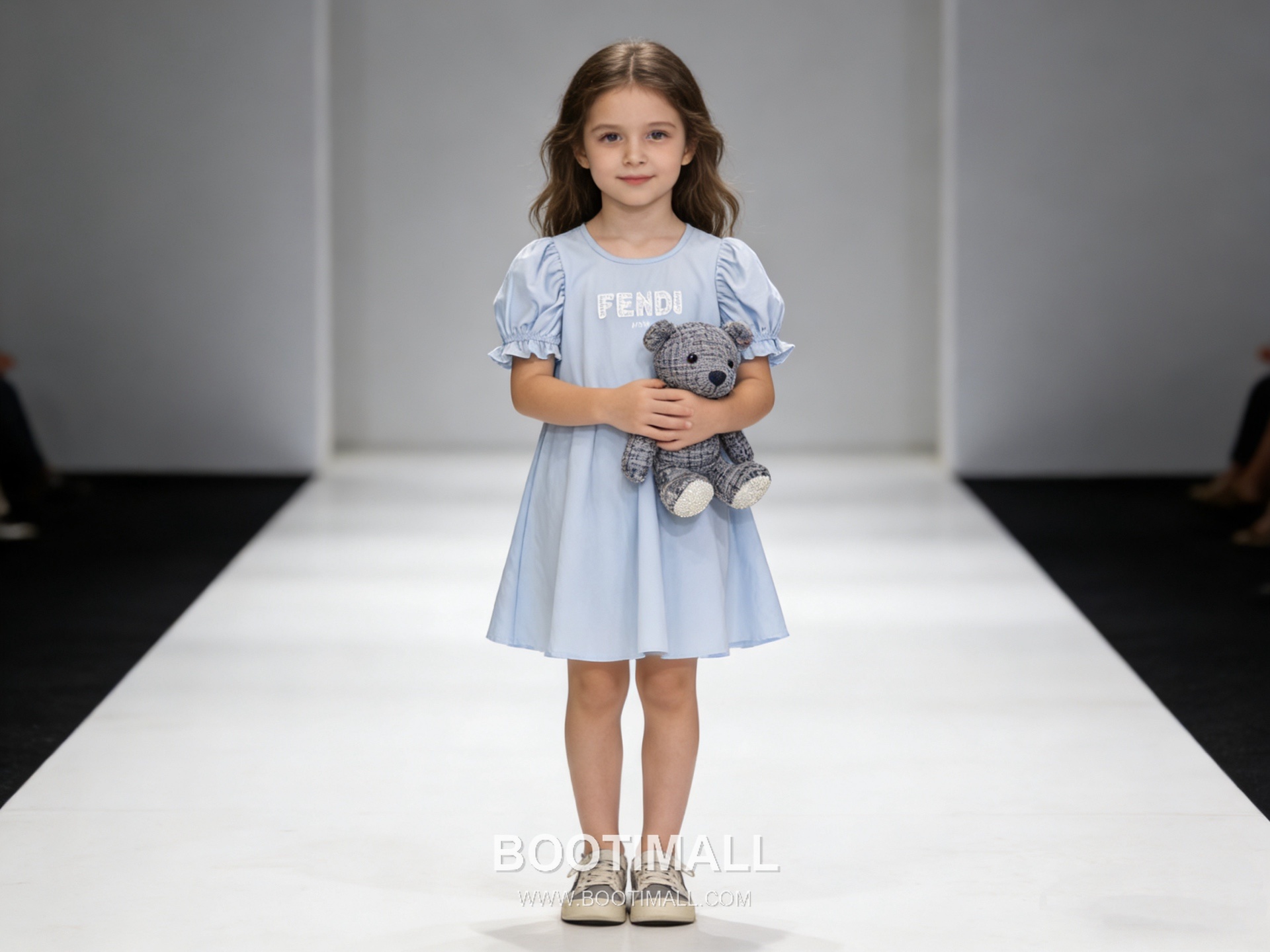 Balenciaga Letter Embroidered A-Line Light Blue Dress 발렌시아가 레터 자수 A라인 라이트 블루 드레스 1