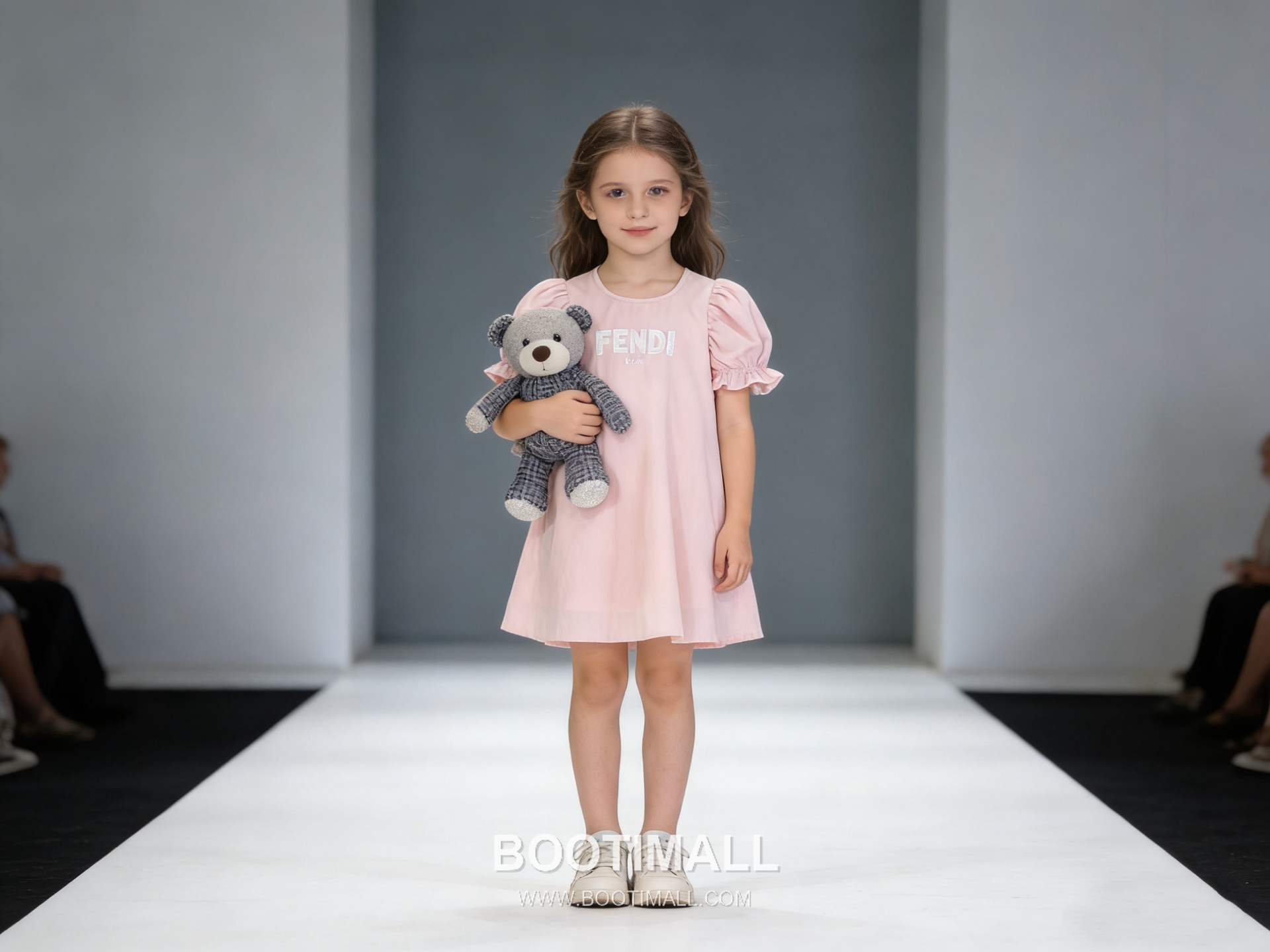 Balenciaga Letter Embroidered A-Line Light Blue Dress 발렌시아가 레터 자수 A라인 라이트 블루 드레스 2