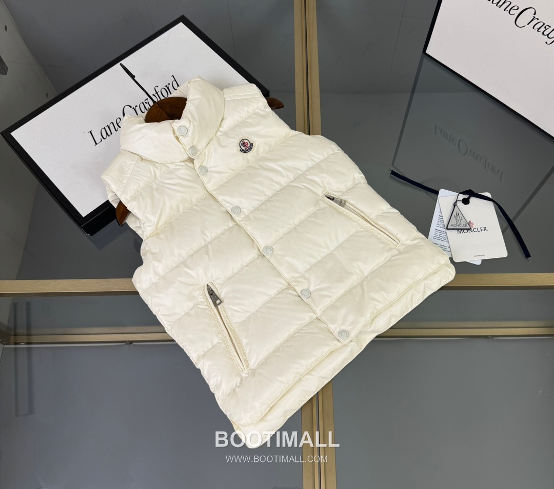 Balenciaga Classic Down Vest Polyester, Duck Down Black 발렌시아가 클래식 다운 베스트 폴리에스터, 덕다운 블랙 4