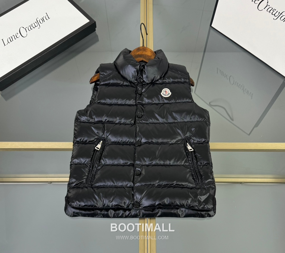 Balenciaga Classic Down Vest Polyester, Duck Down 발렌시아가 클래식 다운 베스트 폴리에스터, 덕다운 1