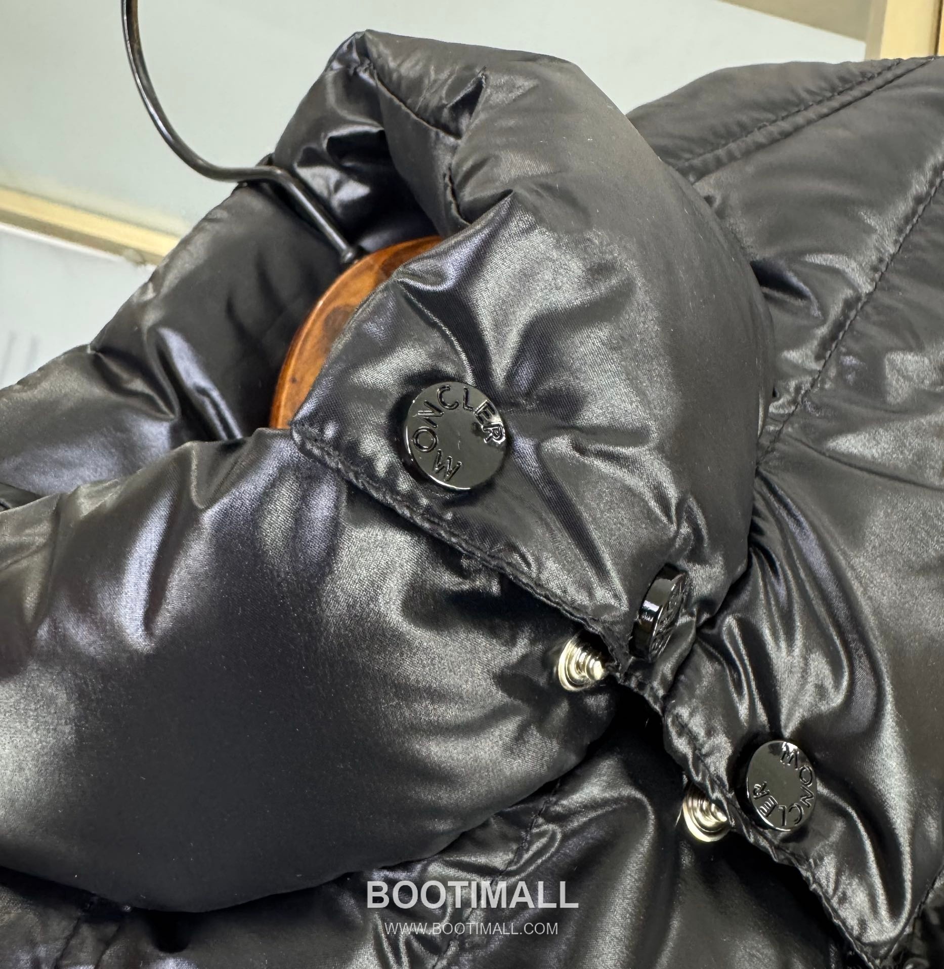 Balenciaga Classic Down Vest Polyester, Duck Down 발렌시아가 클래식 다운 베스트 폴리에스터, 덕다운 4