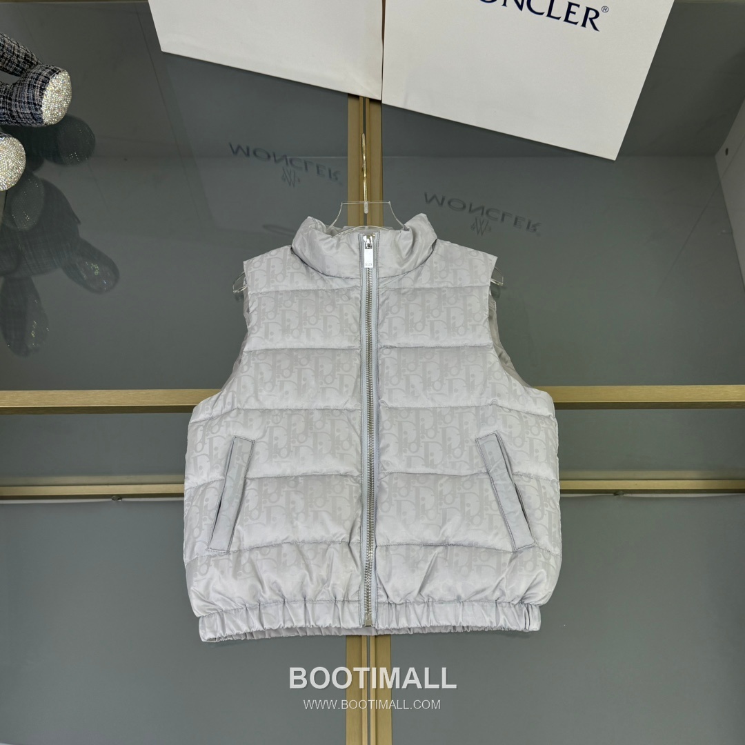 Dior Oblique Down Vest Silk Blend White 디올 오블리크 다운 베스트 실크 블렌드 화이트 1