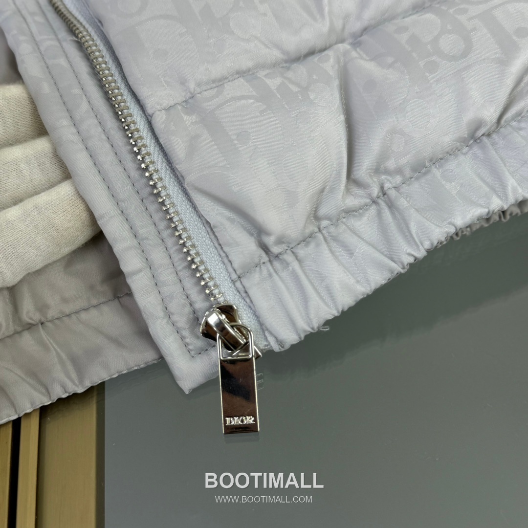 Dior Oblique Down Vest Silk Blend White 디올 오블리크 다운 베스트 실크 블렌드 화이트 7