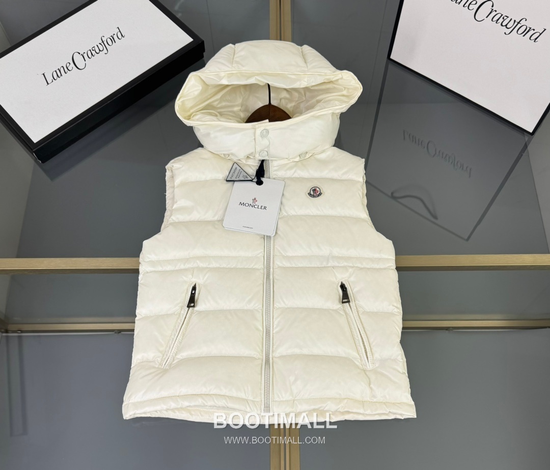 Balenciaga Classic Down Vest Cotton Blend White 발렌시아가 클래식 다운 베스트 코튼 블렌드 화이트 1