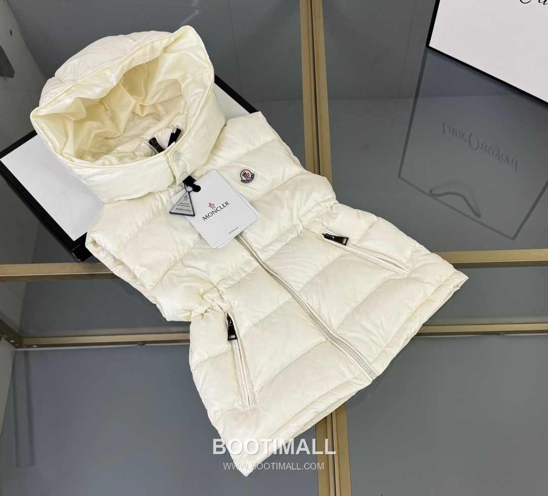 Balenciaga Classic Down Vest Cotton Blend White 발렌시아가 클래식 다운 베스트 코튼 블렌드 화이트 4