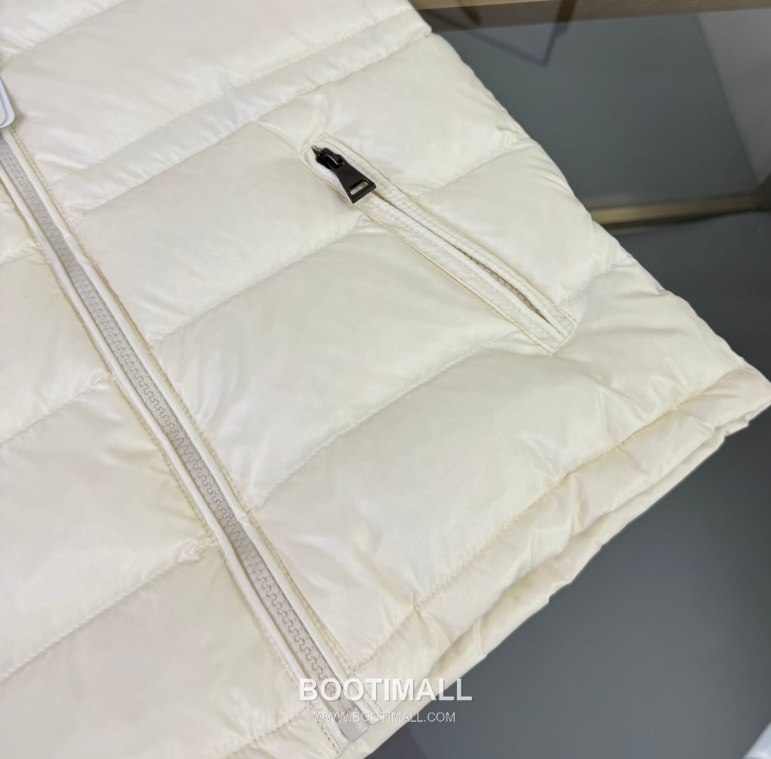 Balenciaga Classic Down Vest Cotton Blend White 발렌시아가 클래식 다운 베스트 코튼 블렌드 화이트 7