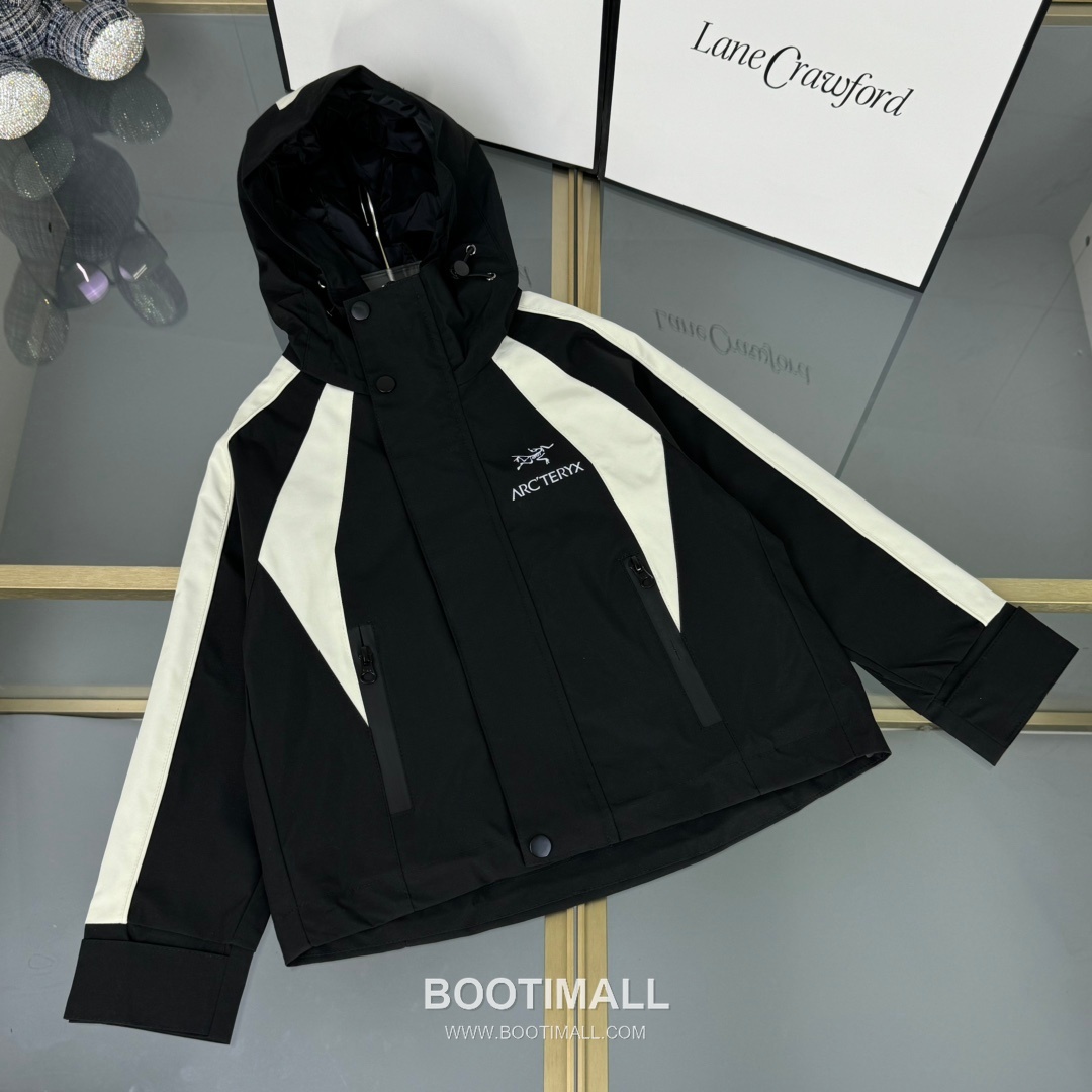 Arc'teryx Tri-Layer Hooded Shell Tri-Layer Waterproof Fabric Black Windbreaker 아크테릭스 트라이 레이어 후드 쉘 3레이어 방수 원단 블랙 바람막이 3