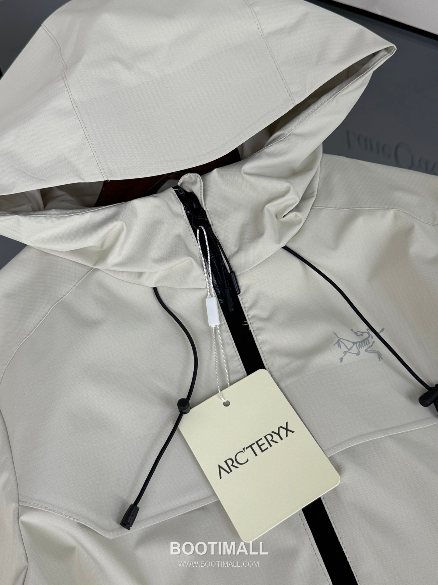 Arc'teryx Tri-Layer Hooded Shell Polyester Blend Black Windbreaker 아크테릭스 트라이 레이어 후드 쉘 폴리에스터 블렌드 블랙 바람막이 5