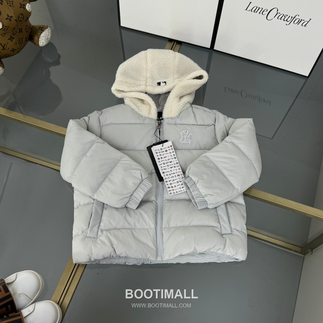 Balenciaga NY Letter Down Down Down Jacket 발렌시아가 NY 레터 다운 다운 다운 재킷 2
