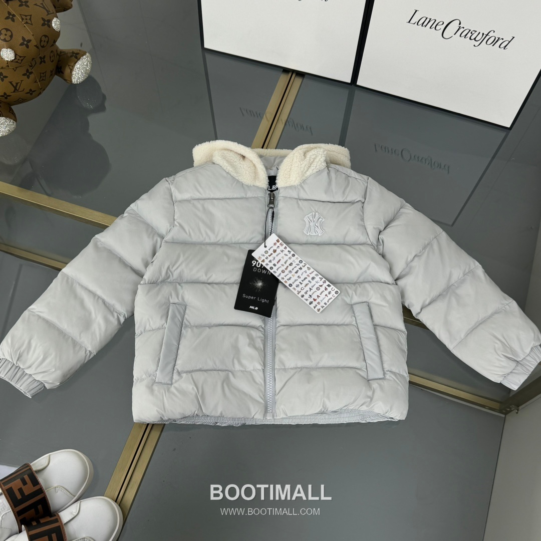 Balenciaga NY Letter Down Down Down Jacket 발렌시아가 NY 레터 다운 다운 다운 재킷 4