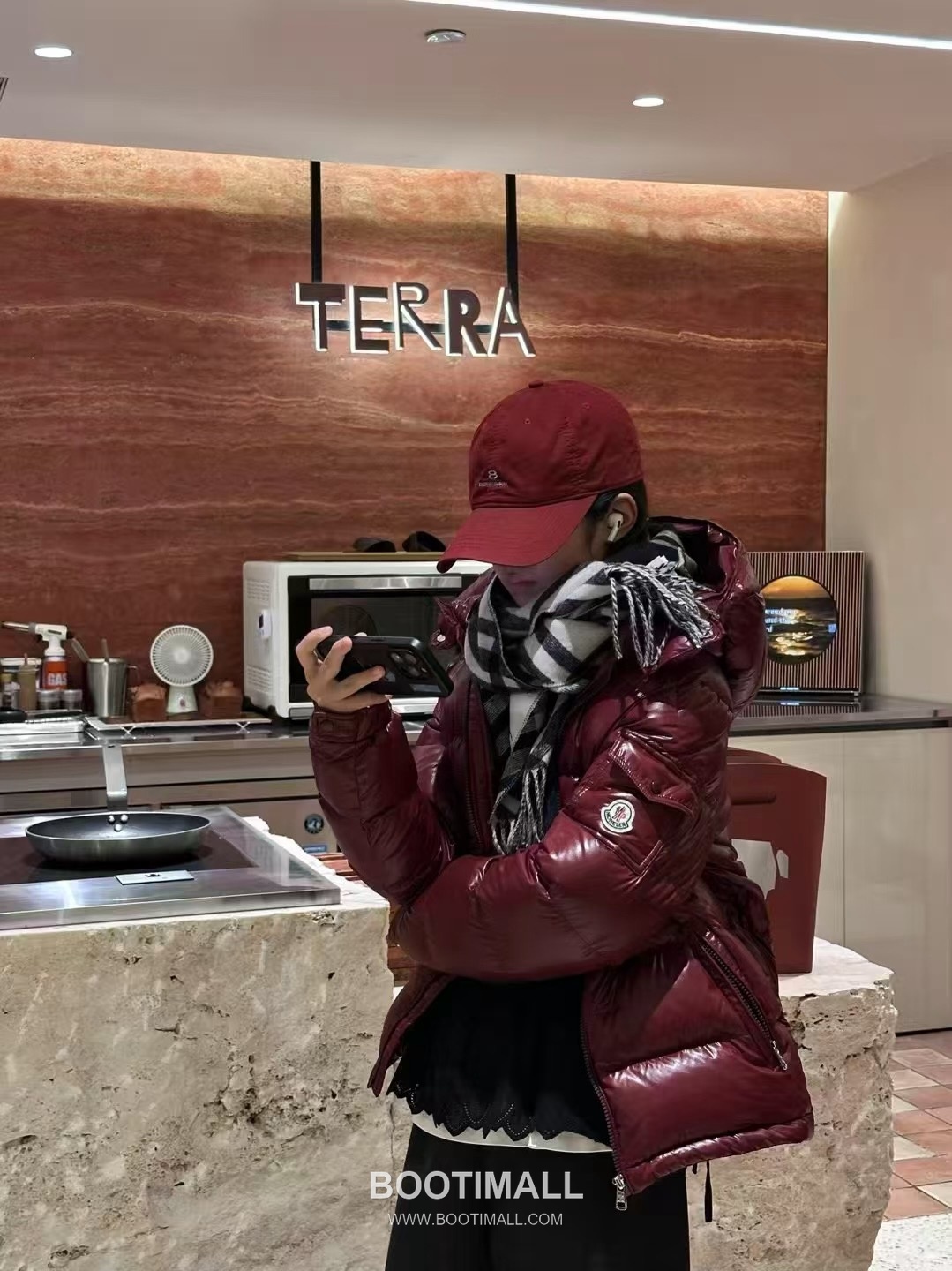 Balenciaga Maya Glossy Down Goose Down Burgundy Down Jacket 발렌시아가 마야 글로시 다운 구스 다운 버건디 다운 재킷 3