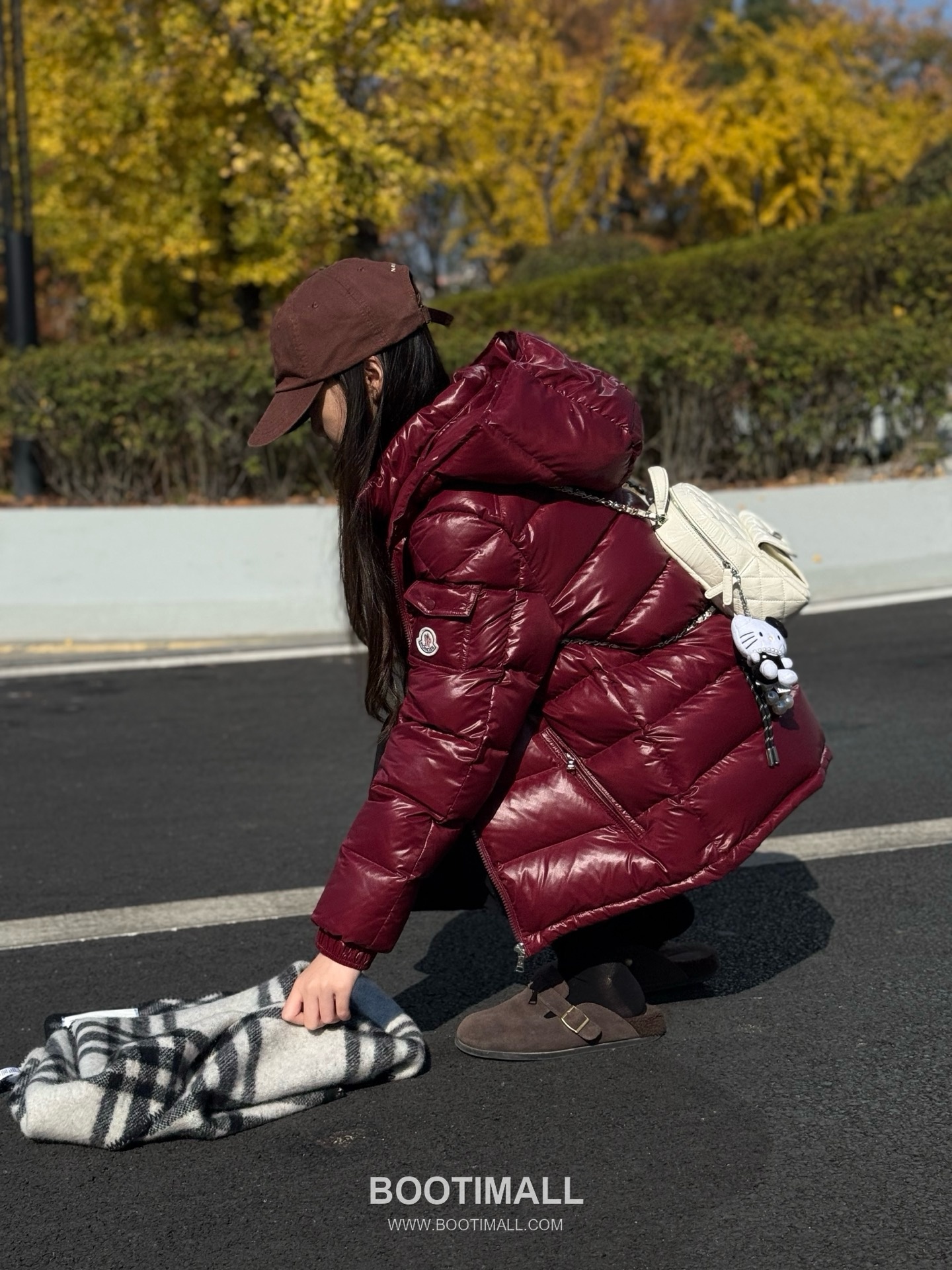 Balenciaga Maya Glossy Down Goose Down Burgundy Down Jacket 발렌시아가 마야 글로시 다운 구스 다운 버건디 다운 재킷 4