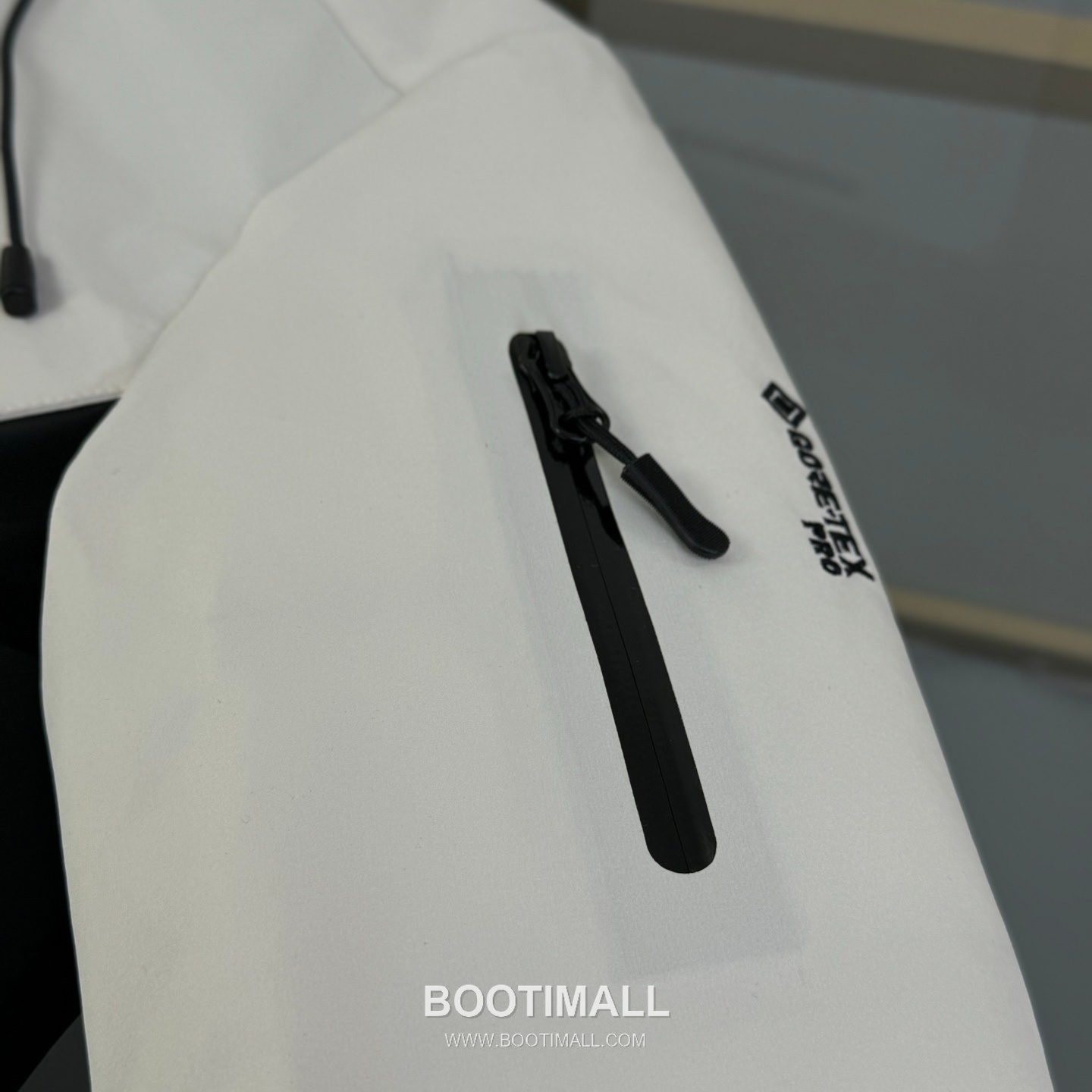 Arc'teryx Kids Hooded Down Polyester, White Duck Down Black Down Jacket 아크테릭스 키즈 후드 다운 폴리에스터, 화이트 덕다운 블랙 다운 재킷 15