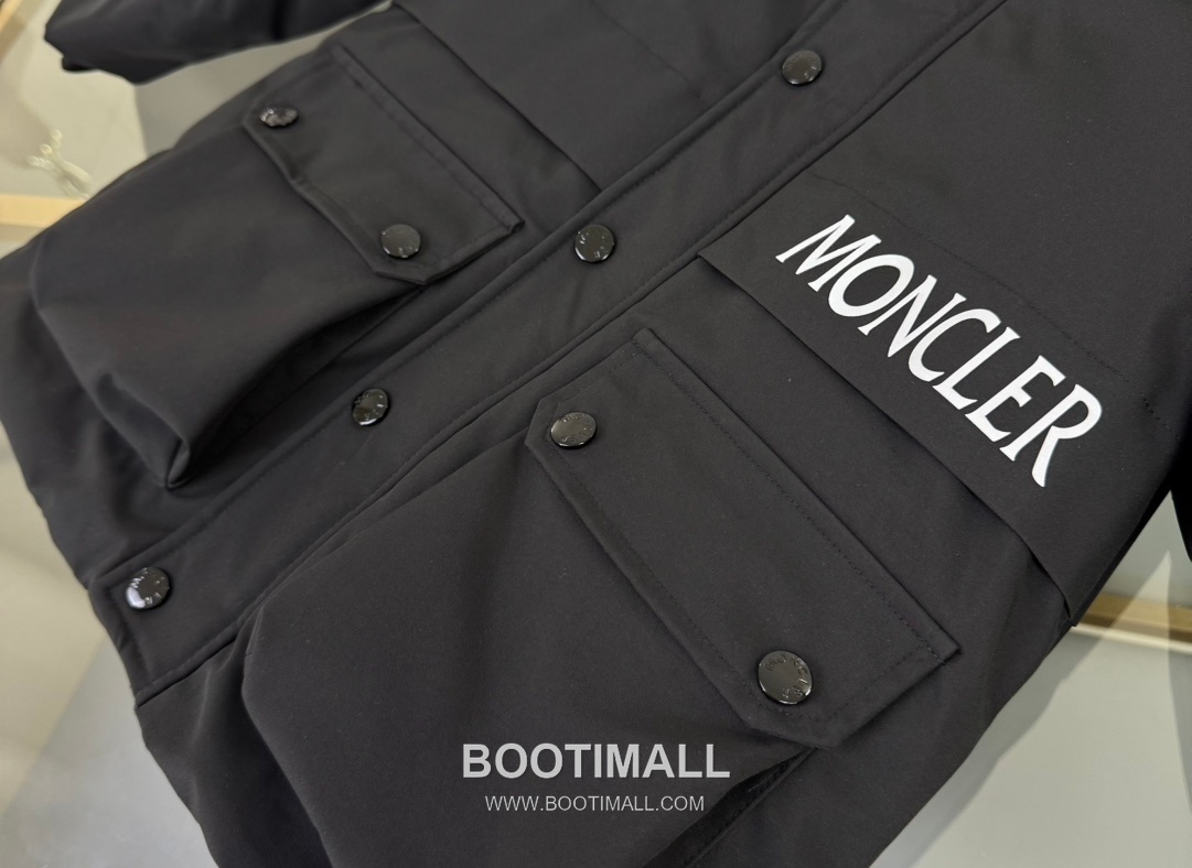 Balenciaga Reflective Hooded Down Black Down Jacket 발렌시아가 리플렉티브 후드 다운 블랙 다운 재킷 15