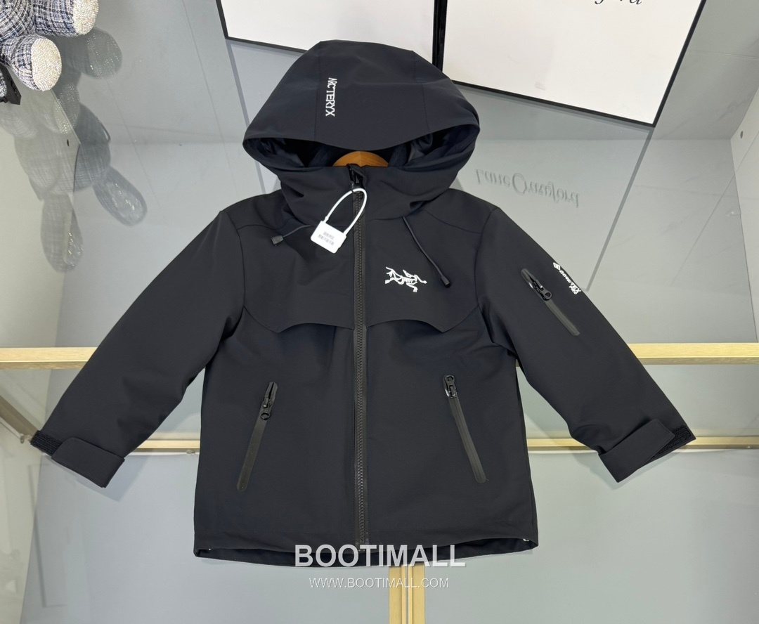 Arc'teryx Tri-Layer Kids Hooded Set Polyester Black Jacket 아크테릭스 트라이 레이어 키즈 후드 세트 폴리에스터 블랙 자켓 1