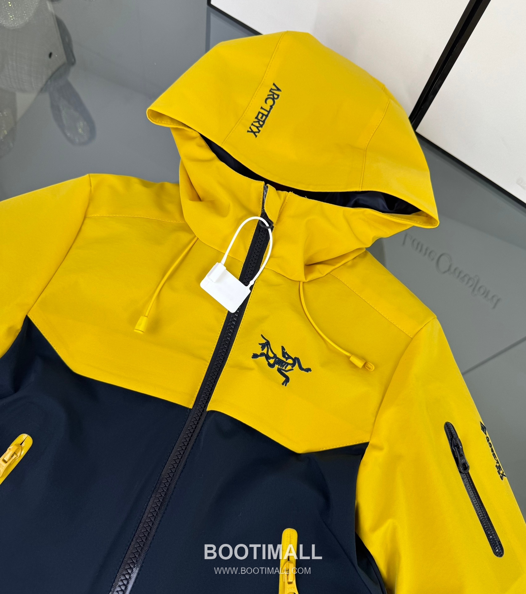 Arc'teryx Tri-Layer Kids Shell Yellow Jacket 아크테릭스 트라이 레이어 키즈 쉘 옐로우 자켓 10