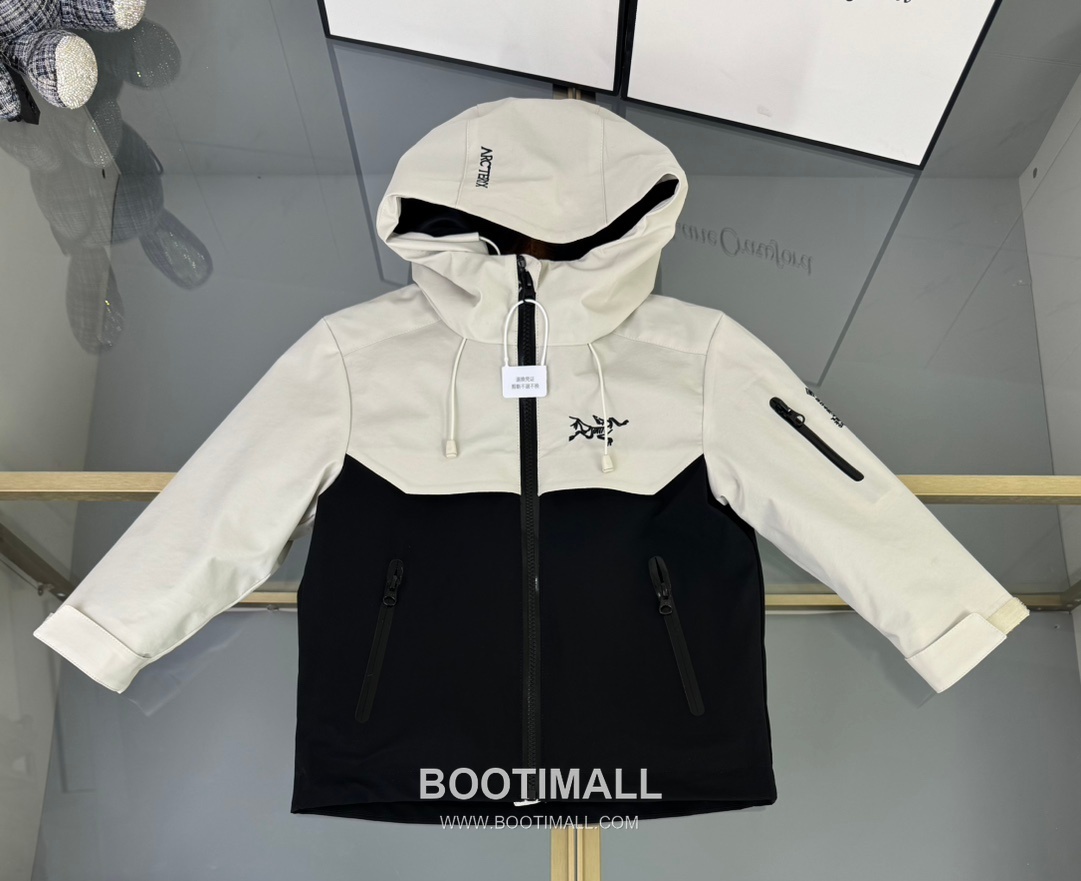 Arc'teryx Tri-Layer Kids Shell Black Jacket 아크테릭스 트라이 레이어 키즈 쉘 블랙 자켓 1