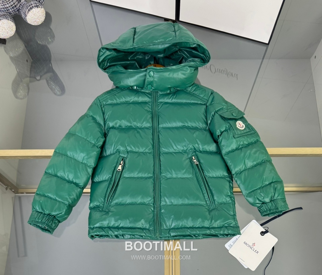 Balenciaga Maya Glossy Down Polyester, Duck Down Black Down Jacket 발렌시아가 마야 글로시 다운 폴리에스터, 덕다운 블랙 다운 재킷 1